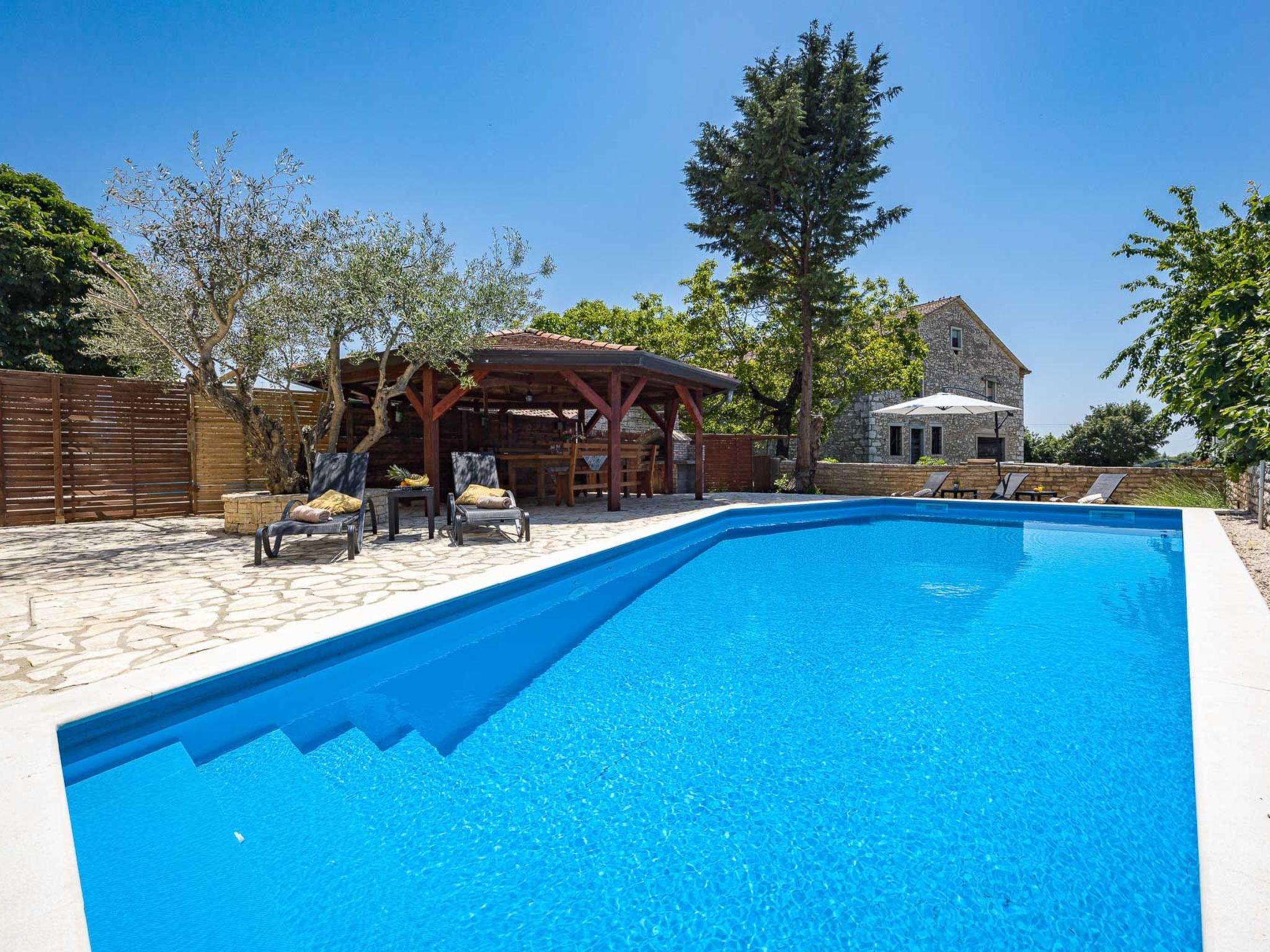 'Lara-Image-tags.info