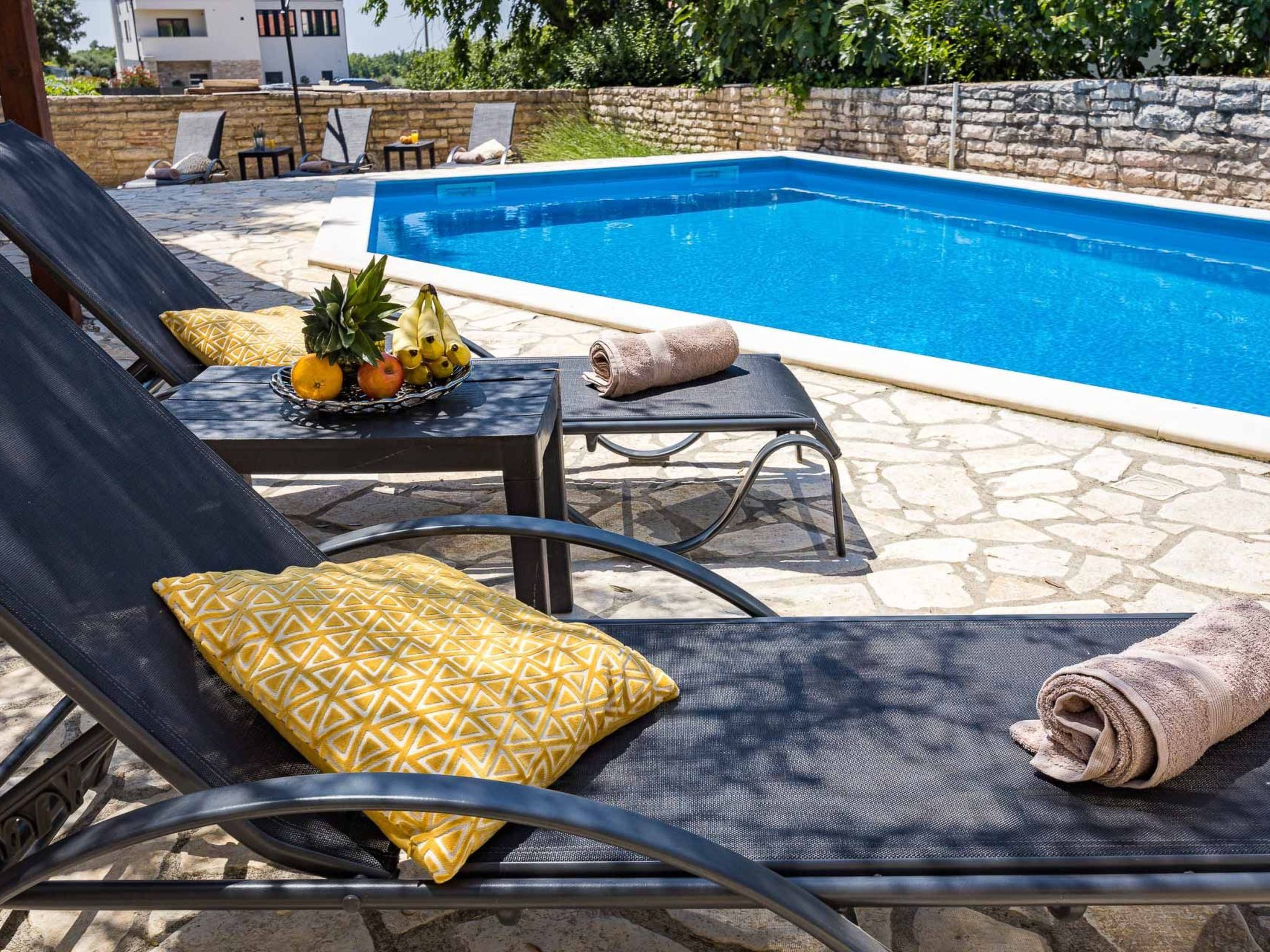 'Lara-Image-tags.info