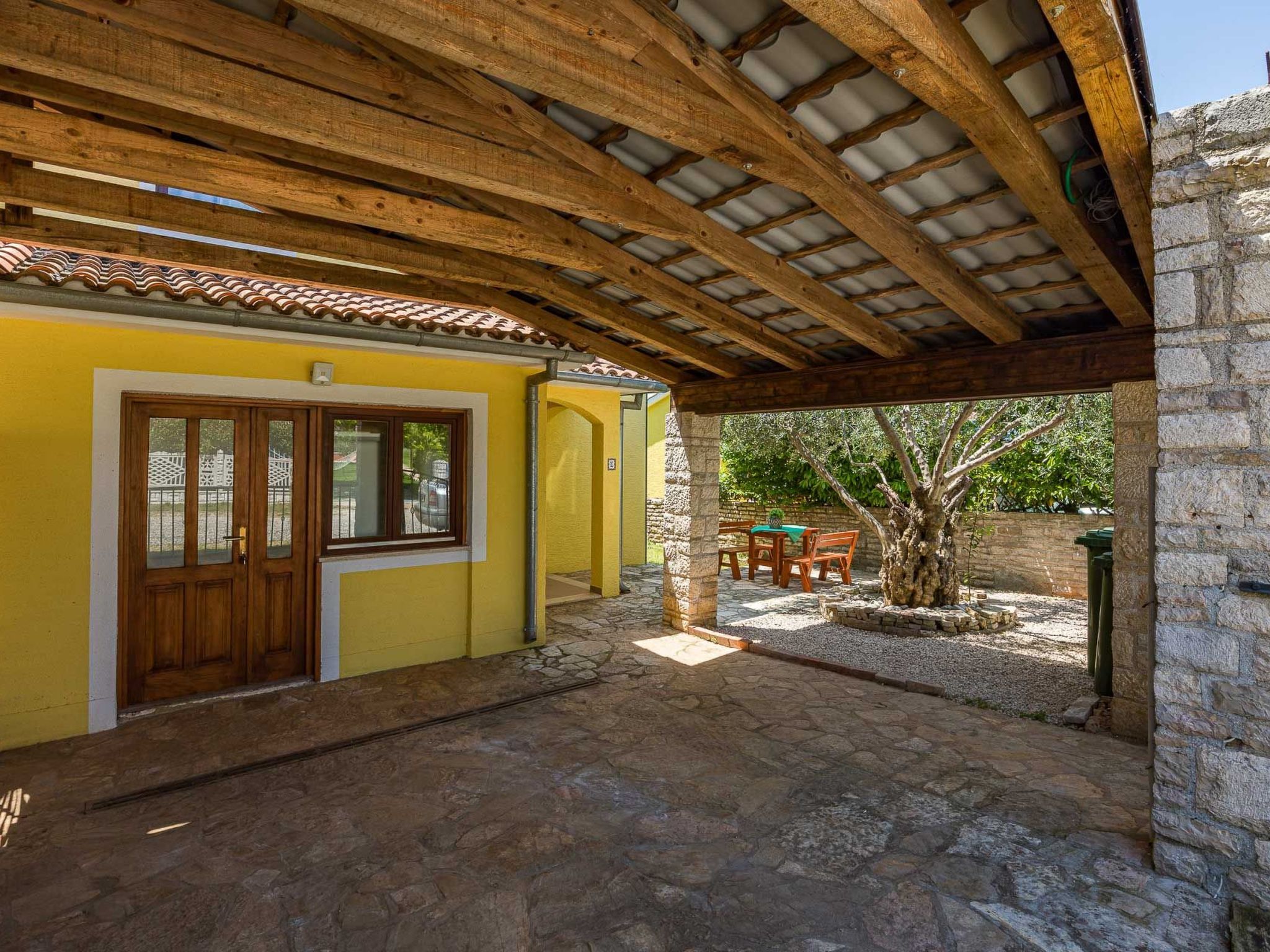 'Lara-Image-tags.info