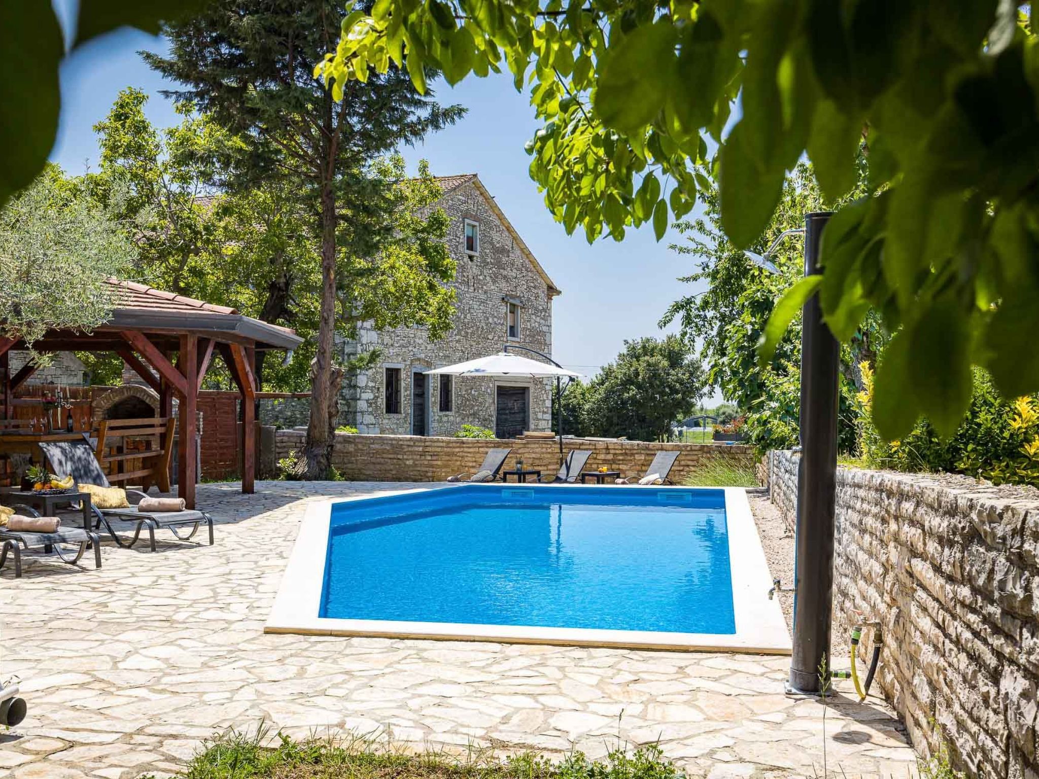 'Lara-Image-tags.info