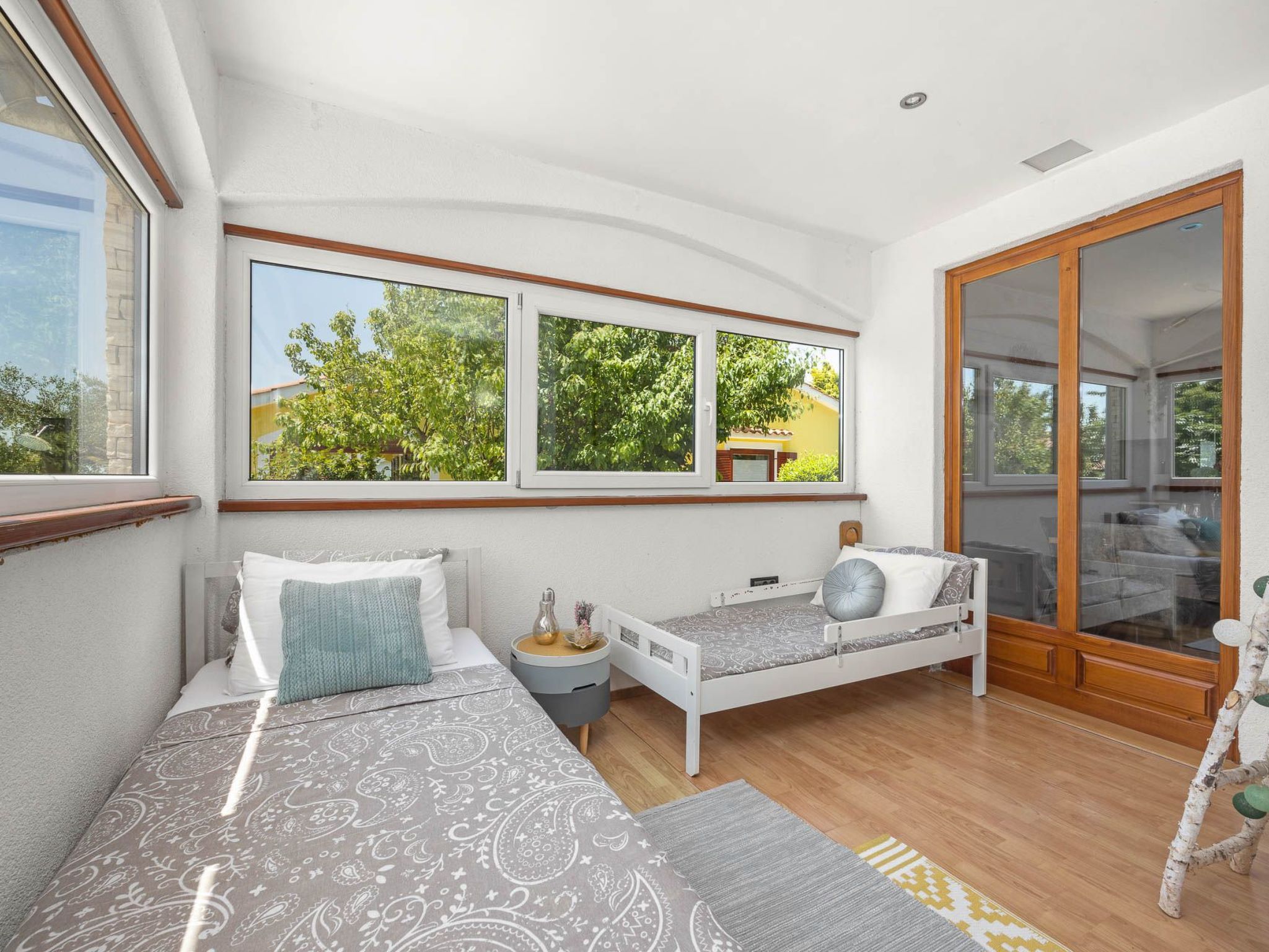 'Lara-Image-tags.info