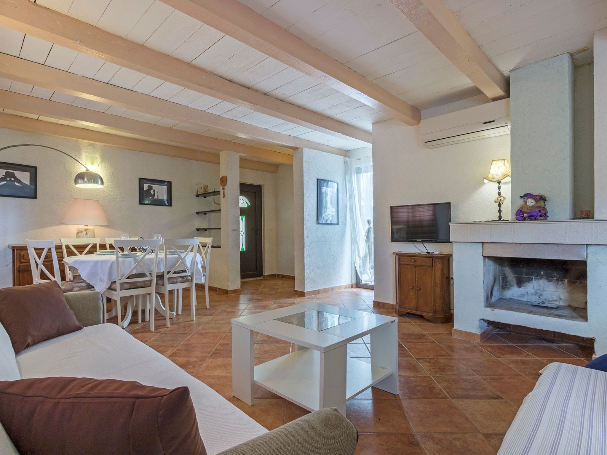 Villa Karina-Image-tags.info