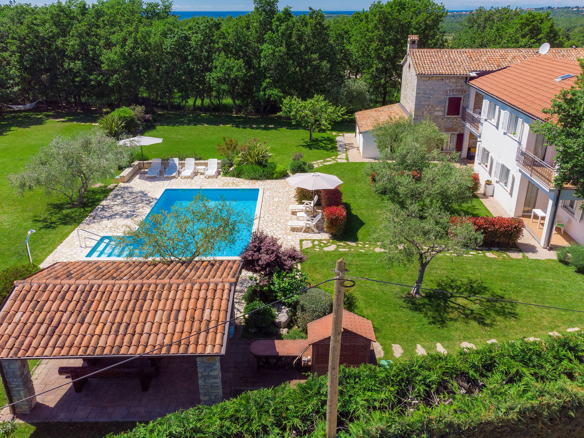 Knus appartement Fiore nabij Poreč met zwembad en tuin - foto 3