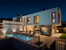 Nieuwe luxe vakantiewoning met privé-zwembad en sauna bij Poreč - thumbnail 2