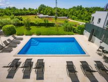 Villa Tonka: Ruim vakantiehuis met privézwembad nabij Poreč voor 10 personen - thumbnail 3