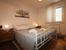 Ruim appartement voor 6 met tuin en BBQ nabij Poreč - thumbnail 4
