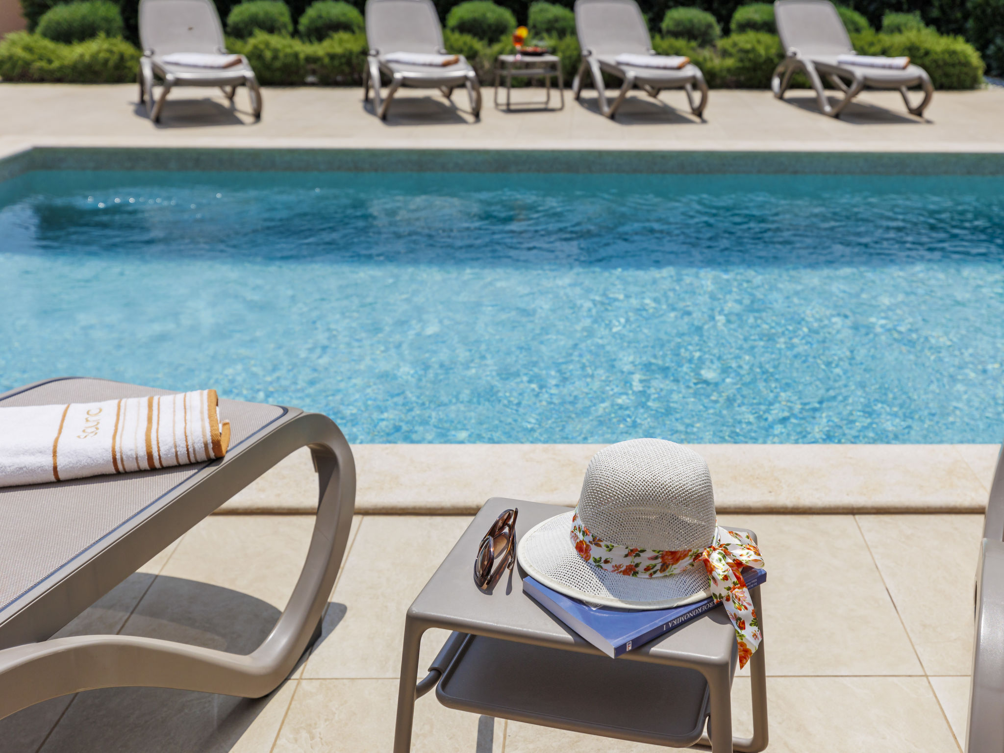 Villa Alena – Piscine extérieure, photo 15 sur 36