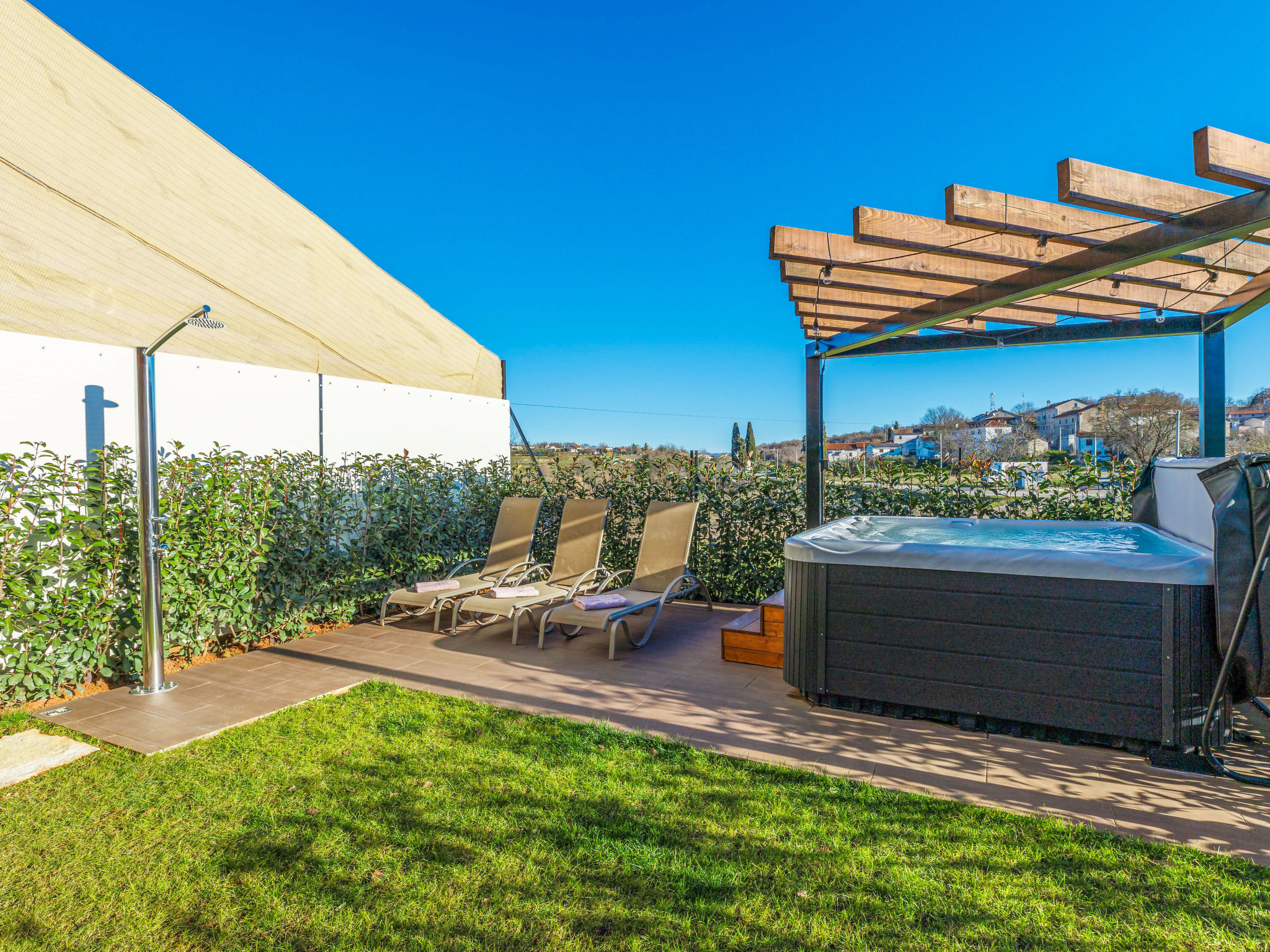 Darel — Pool Outdoor (2 of 30)