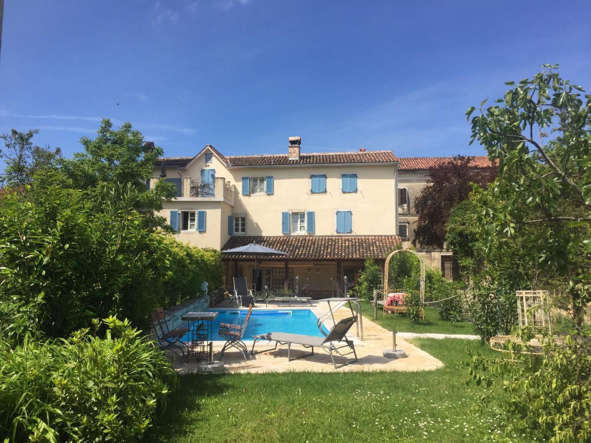 Vakantiehuis met omheinde tuin in Vizinada (Kroatië) 1 hond is welkom