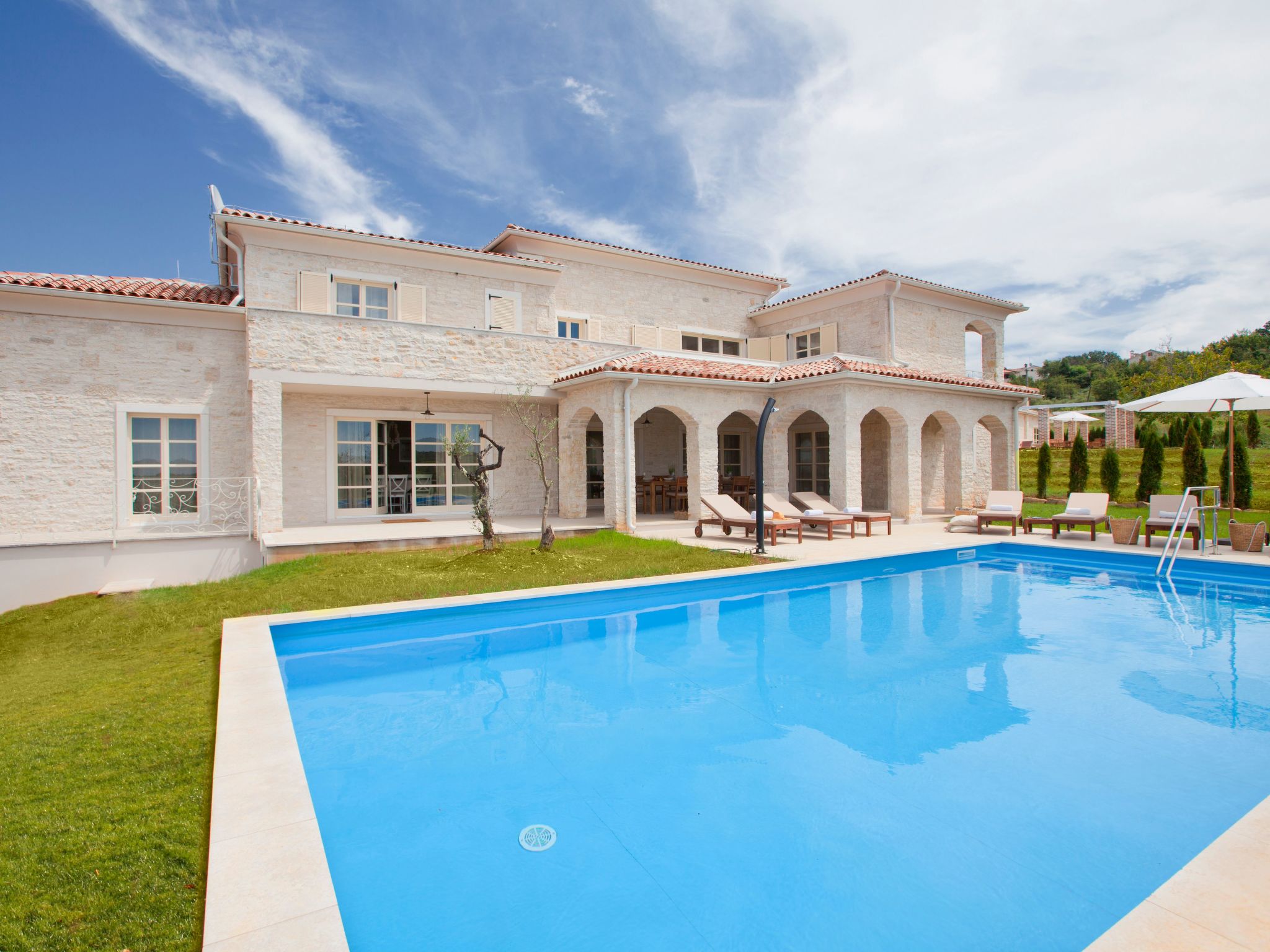 Mit Privatpool für 10 Personen ca. 400 m&sup2; in Bajkini, Istrien (Binnenland-Image-tags.info