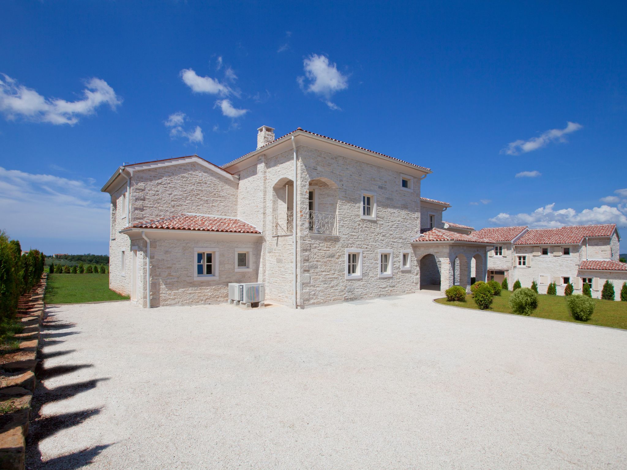 Mit Privatpool für 10 Personen ca. 400 m&sup2; in Bajkini, Istrien (Binnenland-Image-tags.info