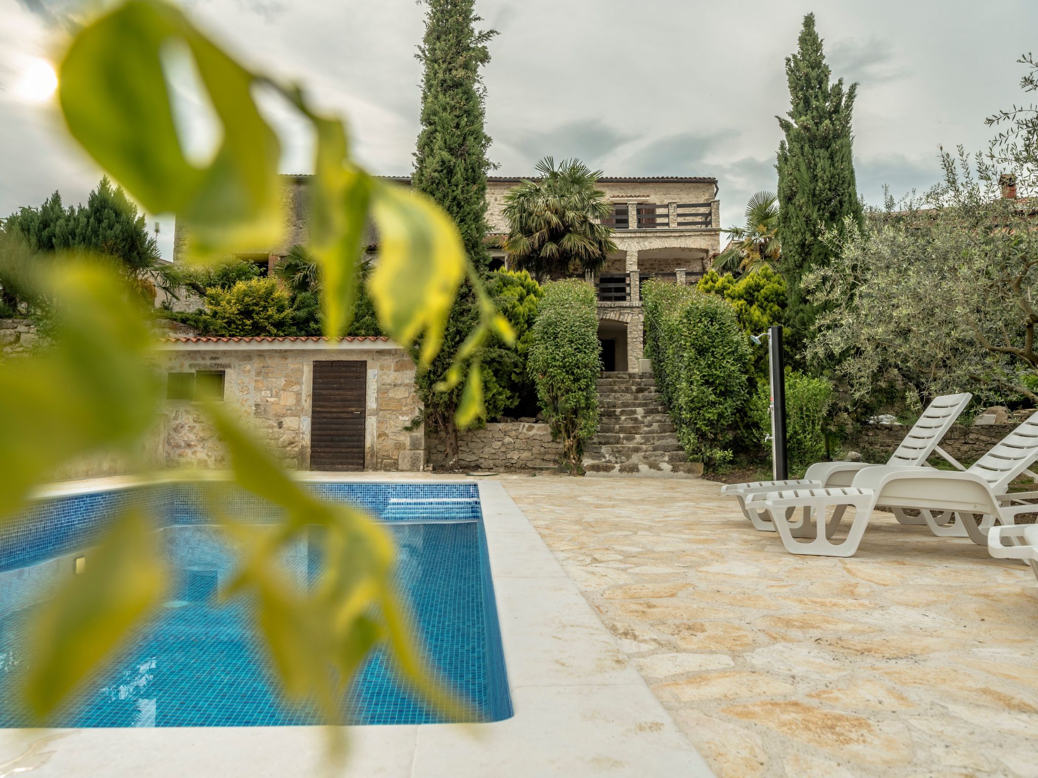 Ferienhaus mit umzäuntem Garten in Vizinada (Kroatien) und 1 Hund erlaubt