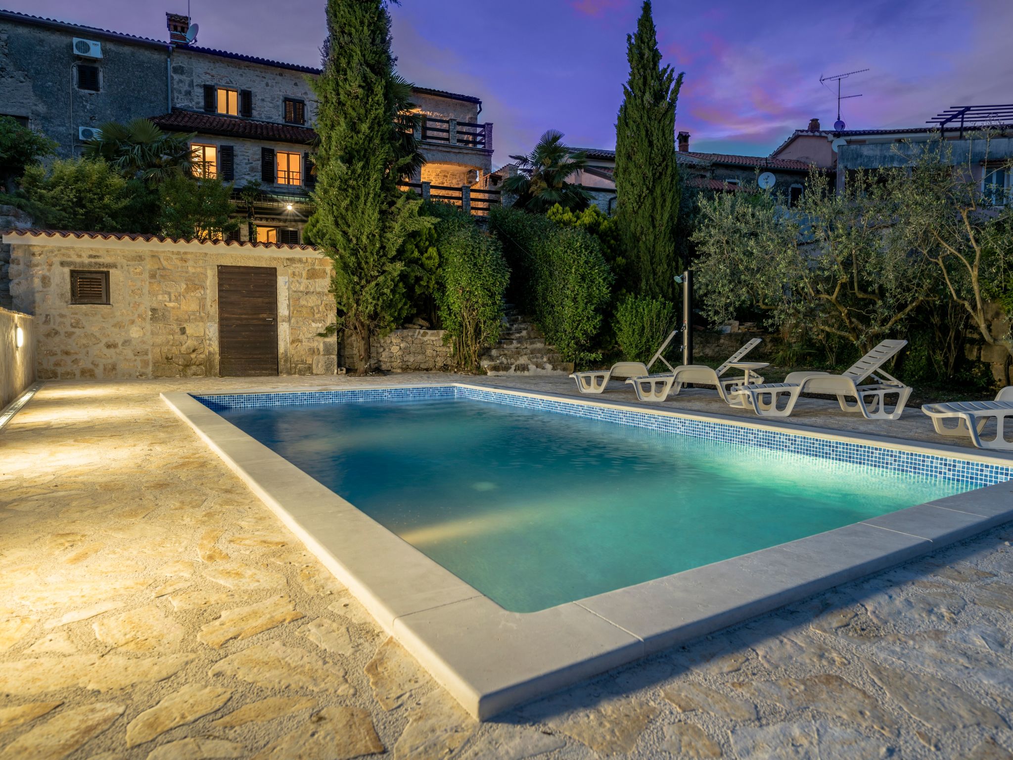 Wunderschön eingerichtete Villa mit Pool und Garten