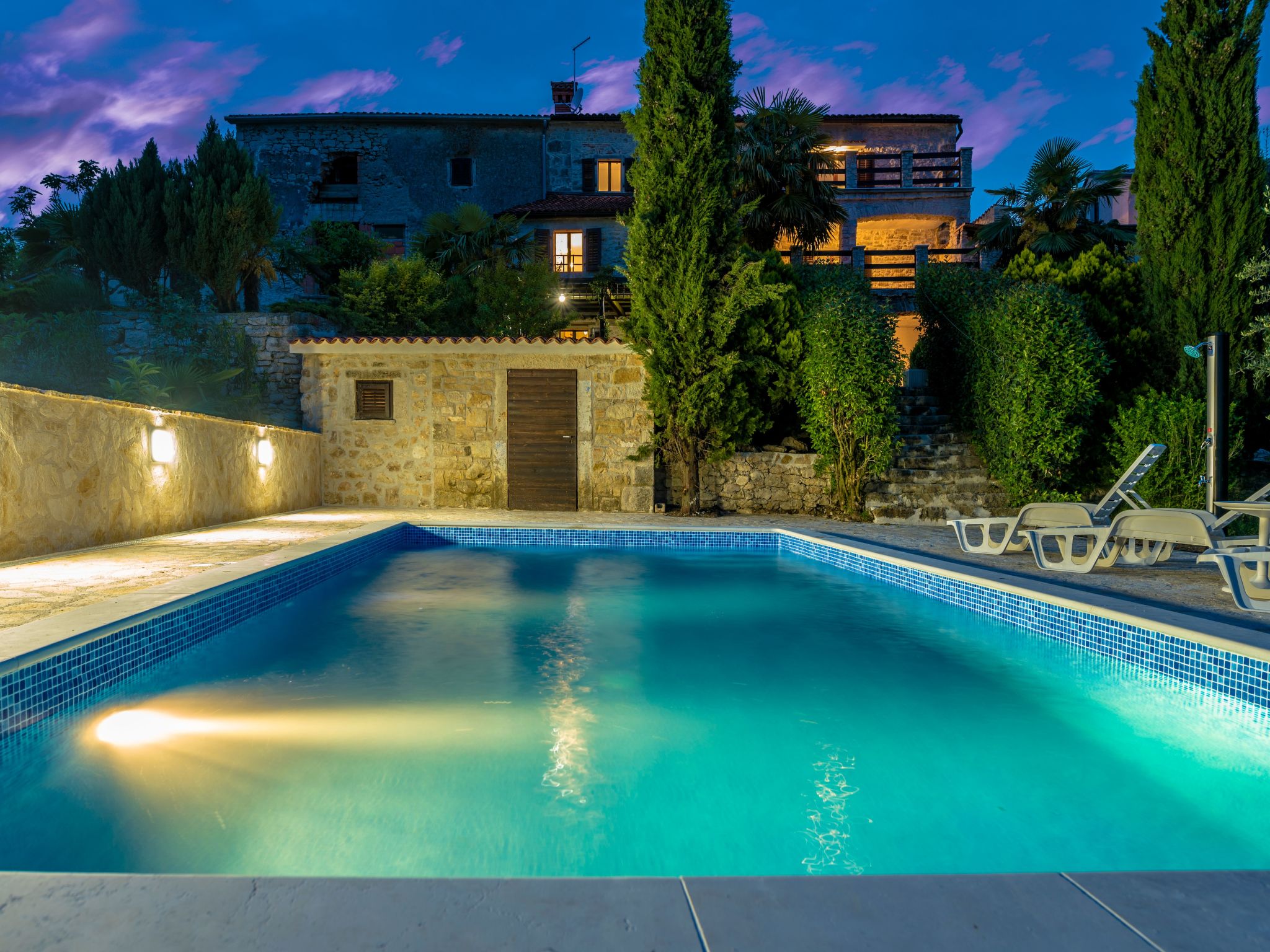 Wunderschön eingerichtete Villa mit Pool und Garten