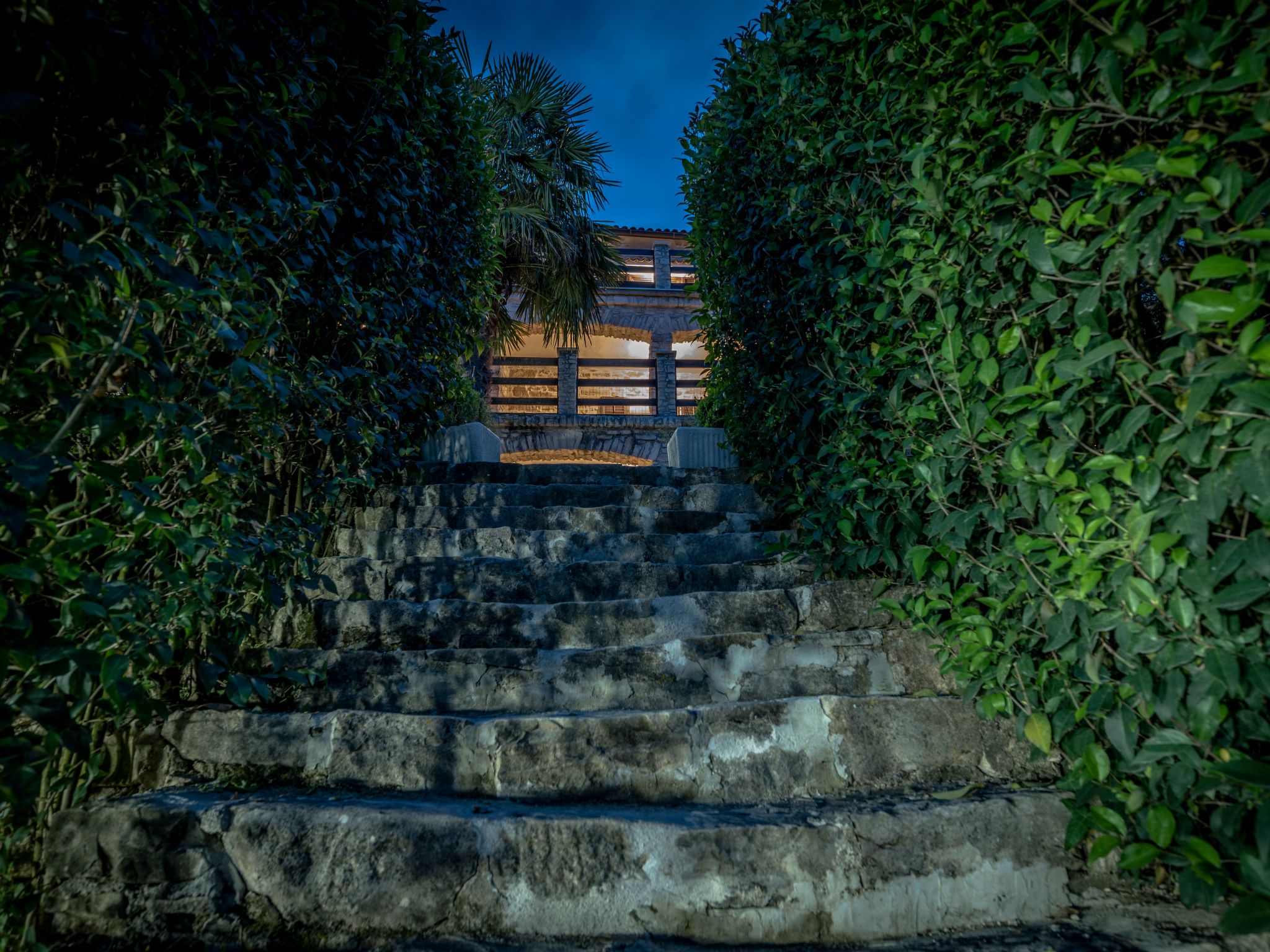 Wunderschön eingerichtete Villa mit Pool und Garten-Image-tags.info