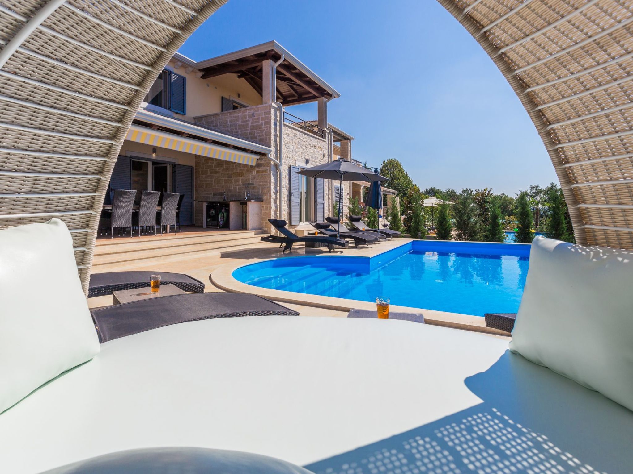 Tolles Ferienhaus in Deklići mit Privatem Pool-Dedans
