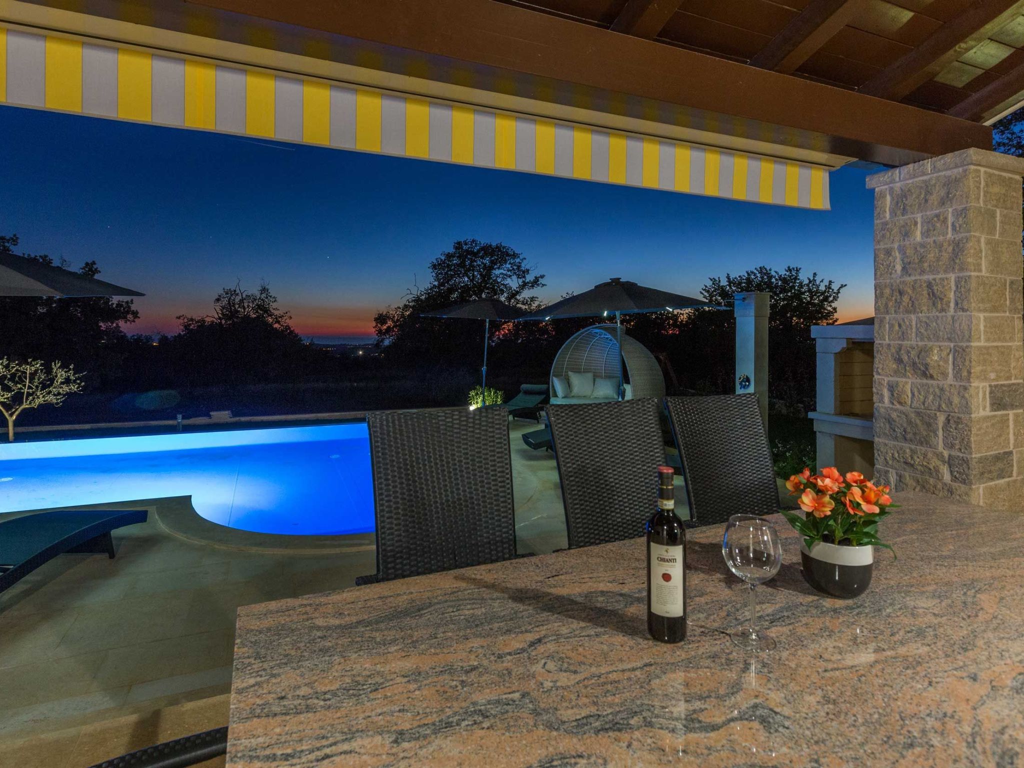 Tolles Ferienhaus in Deklići mit Privatem Pool-Dedans