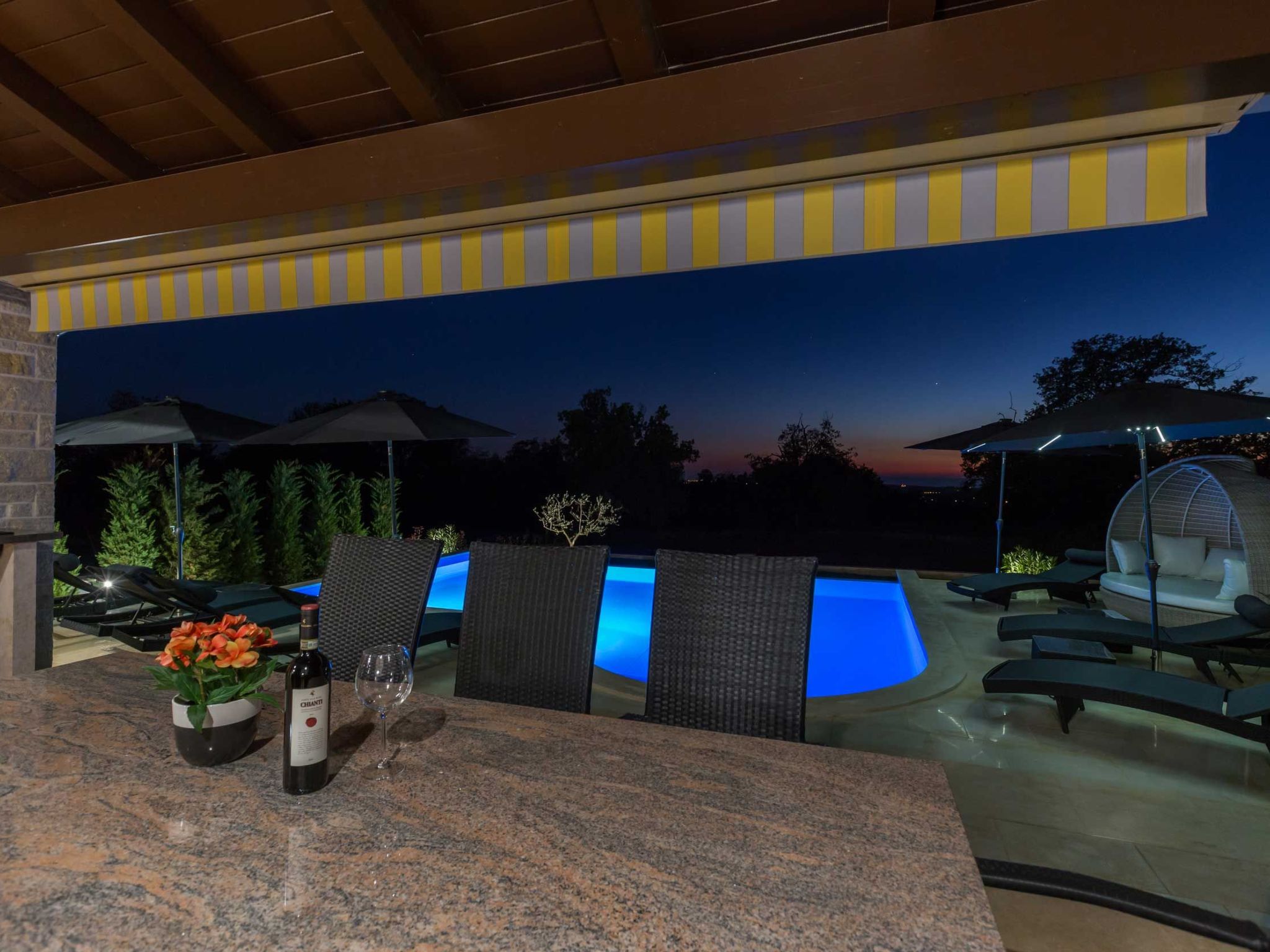 Tolles Ferienhaus in Deklići mit Privatem Pool-Dedans