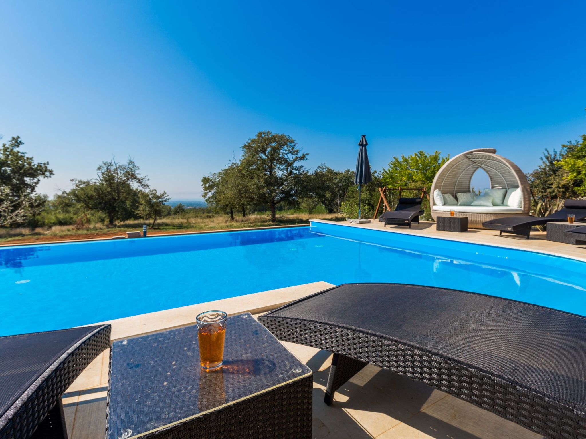 Tolles Ferienhaus in Deklići mit Privatem Pool-Dedans