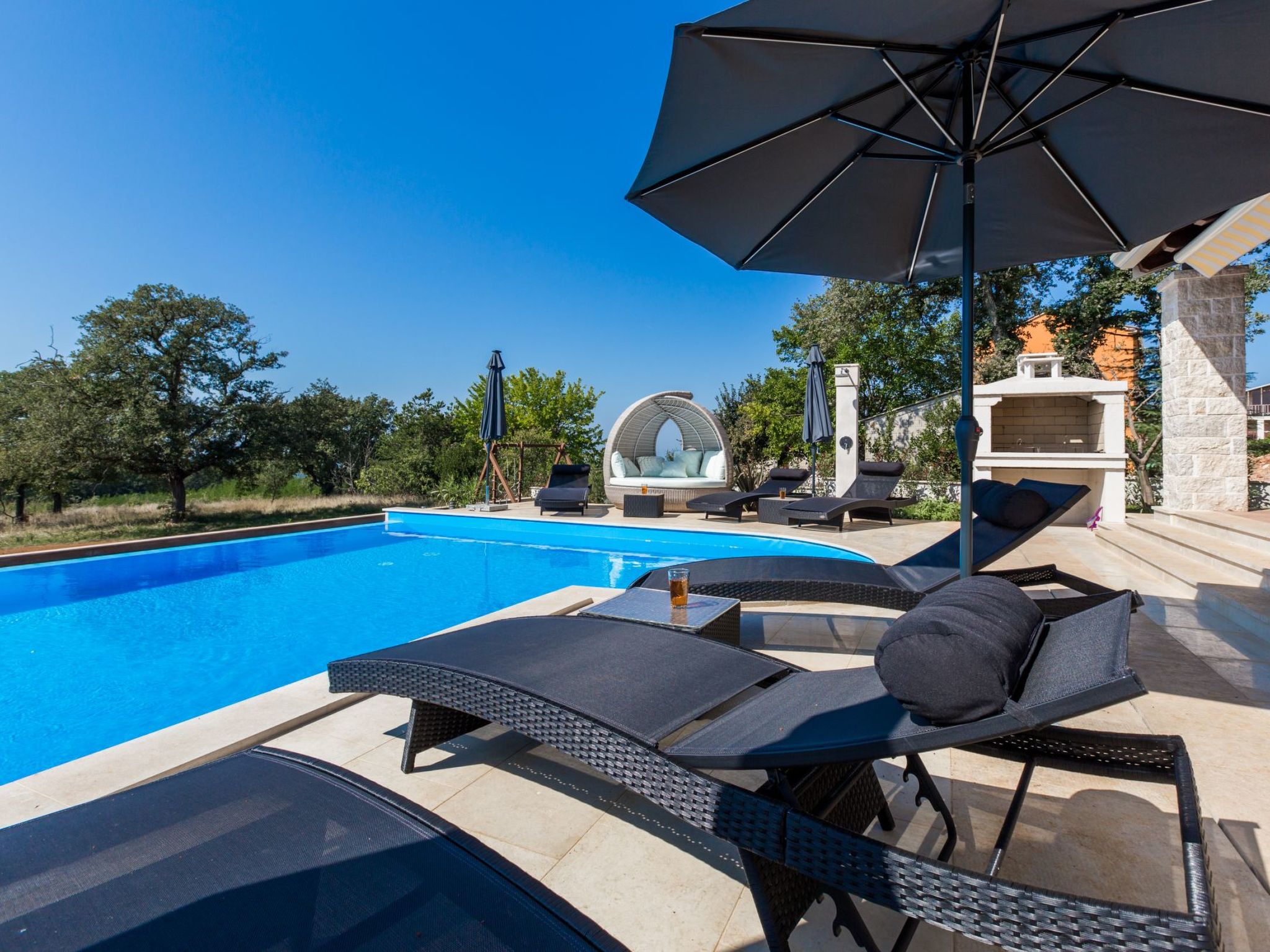 Tolles Ferienhaus in Deklići mit Privatem Pool-Dedans