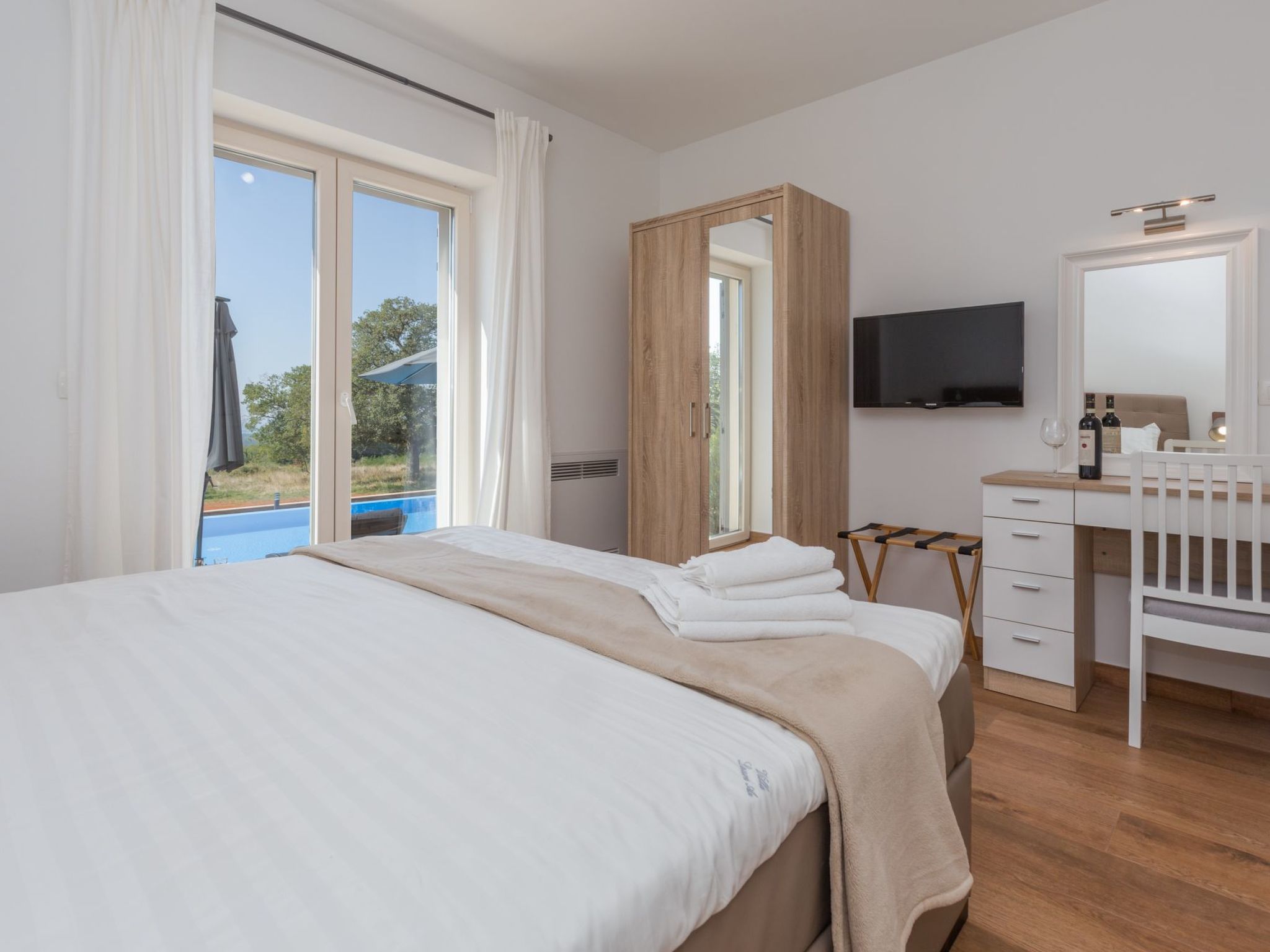 Tolles Ferienhaus in Deklići mit Privatem Pool-Dedans