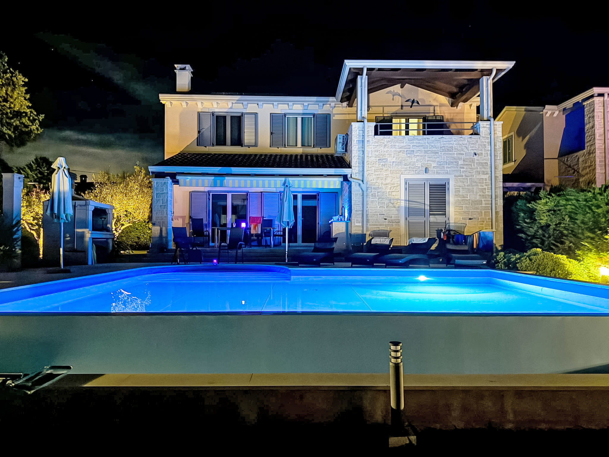 Tolles Ferienhaus in Deklići mit Privatem Pool