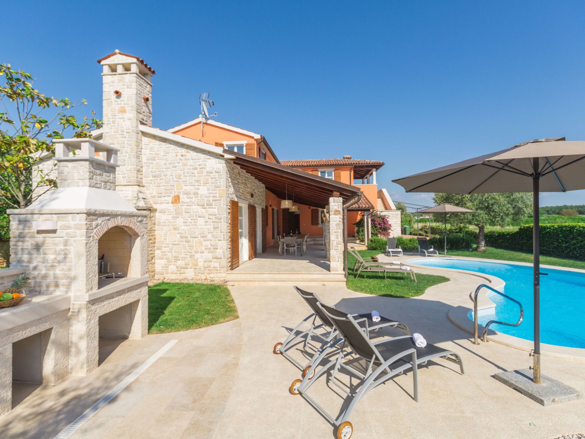 Ganz tolle Villa bis 12 Personen mit vielen Extras-Outside