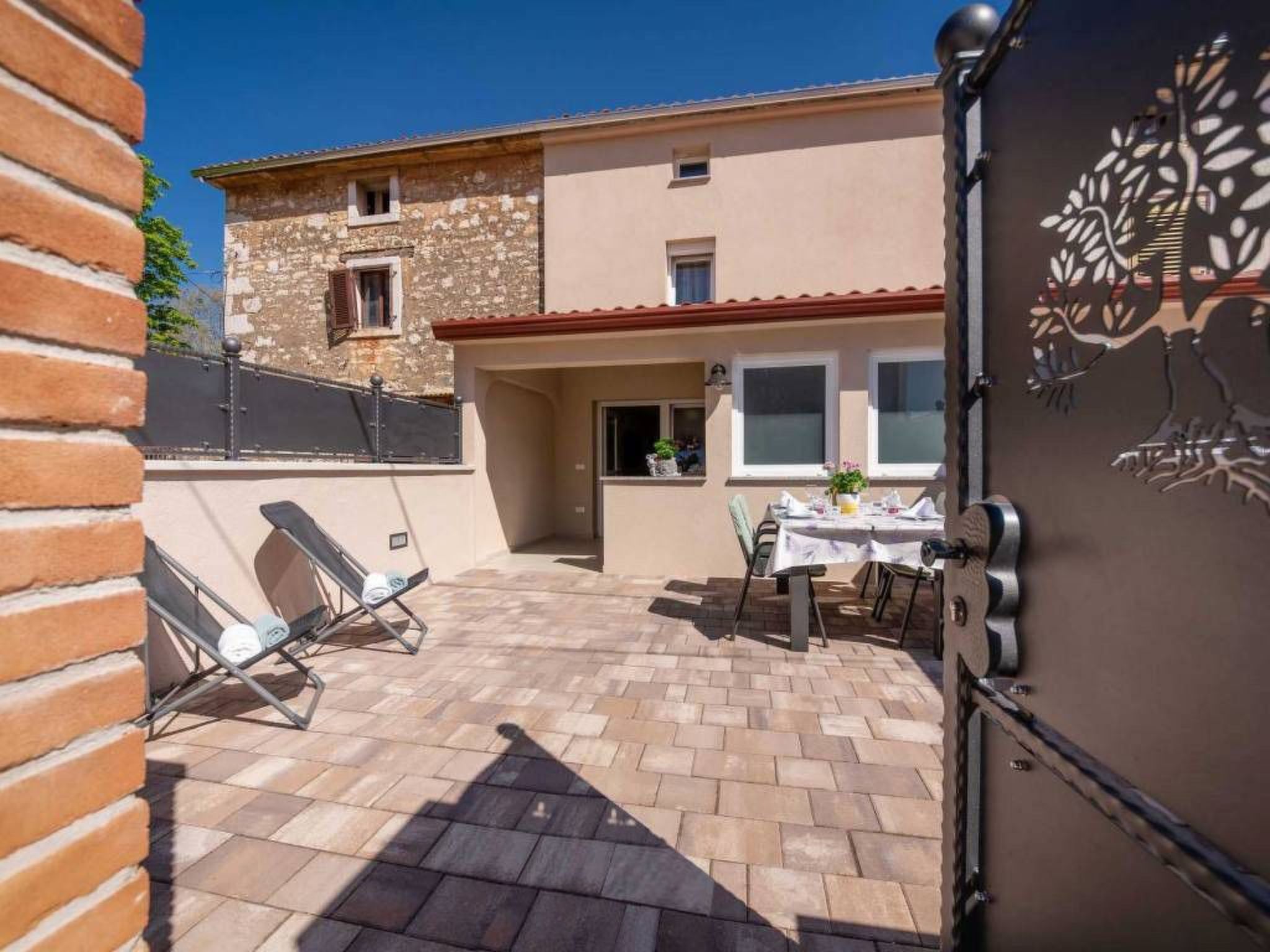 Mit Whirlpool und Sauna, in Kastelir-Drinnen