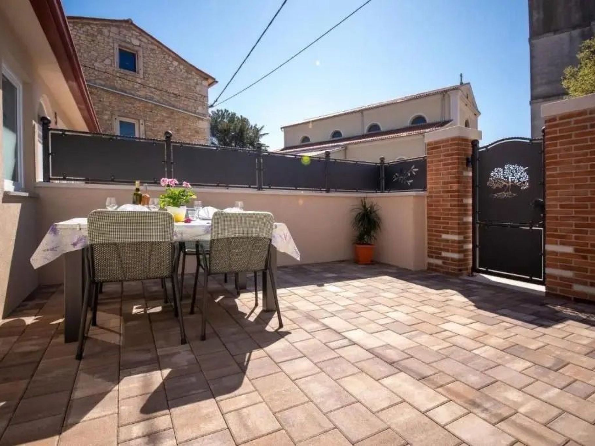 Mit Whirlpool und Sauna, in Kastelir-Drinnen