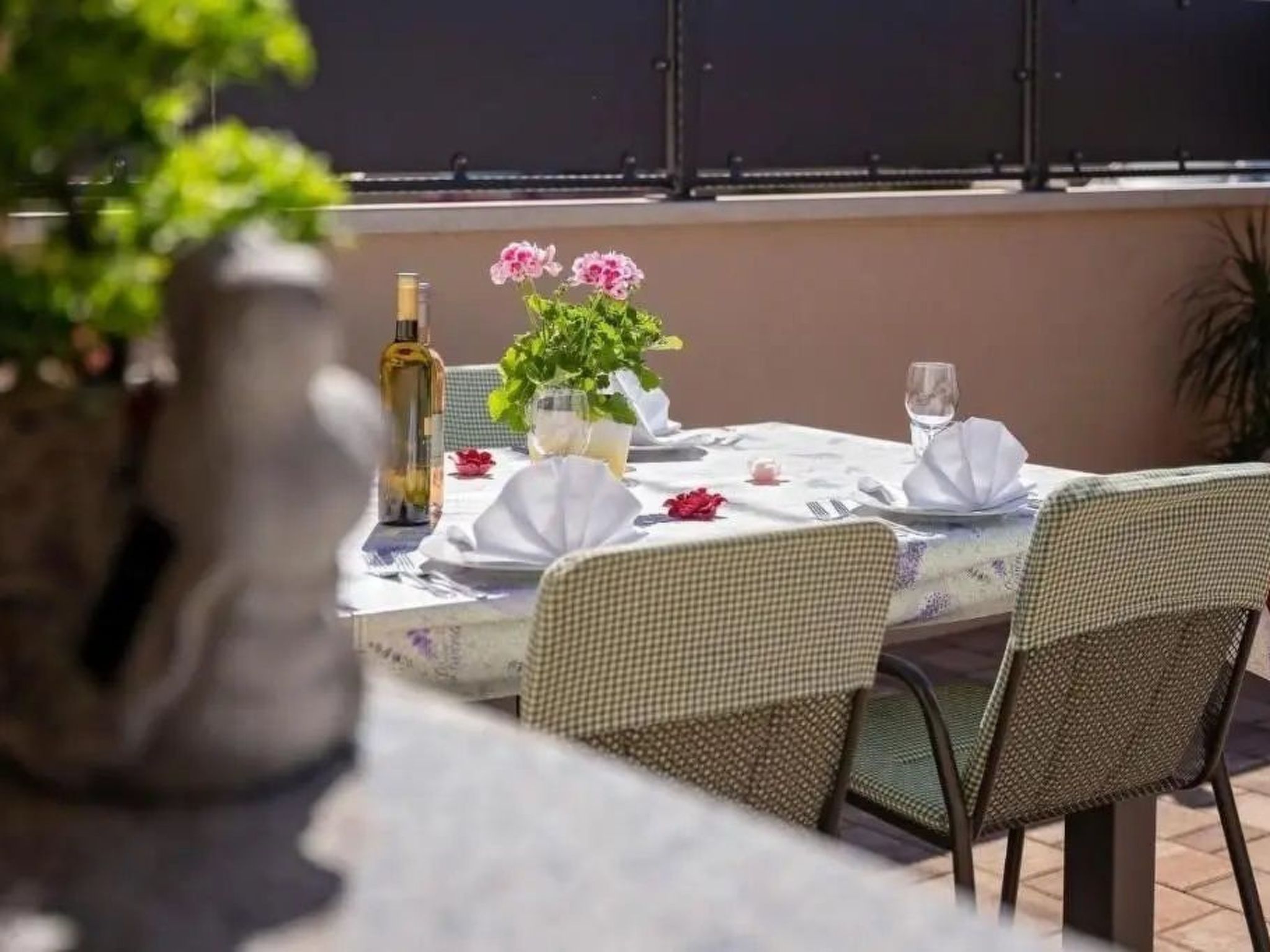 Mit Whirlpool und Sauna, in Kastelir-Drinnen