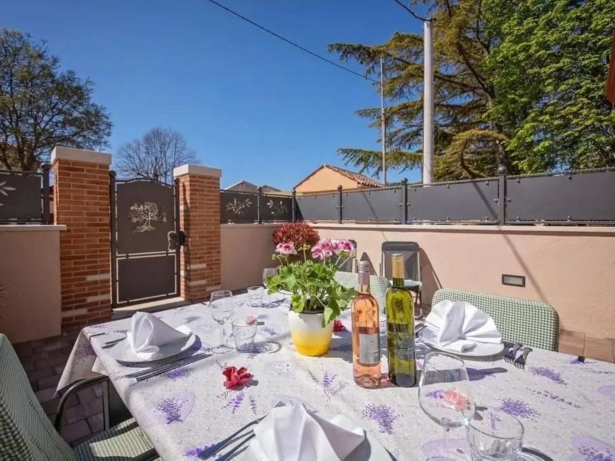 Mit Whirlpool und Sauna, in Kastelir-Drinnen