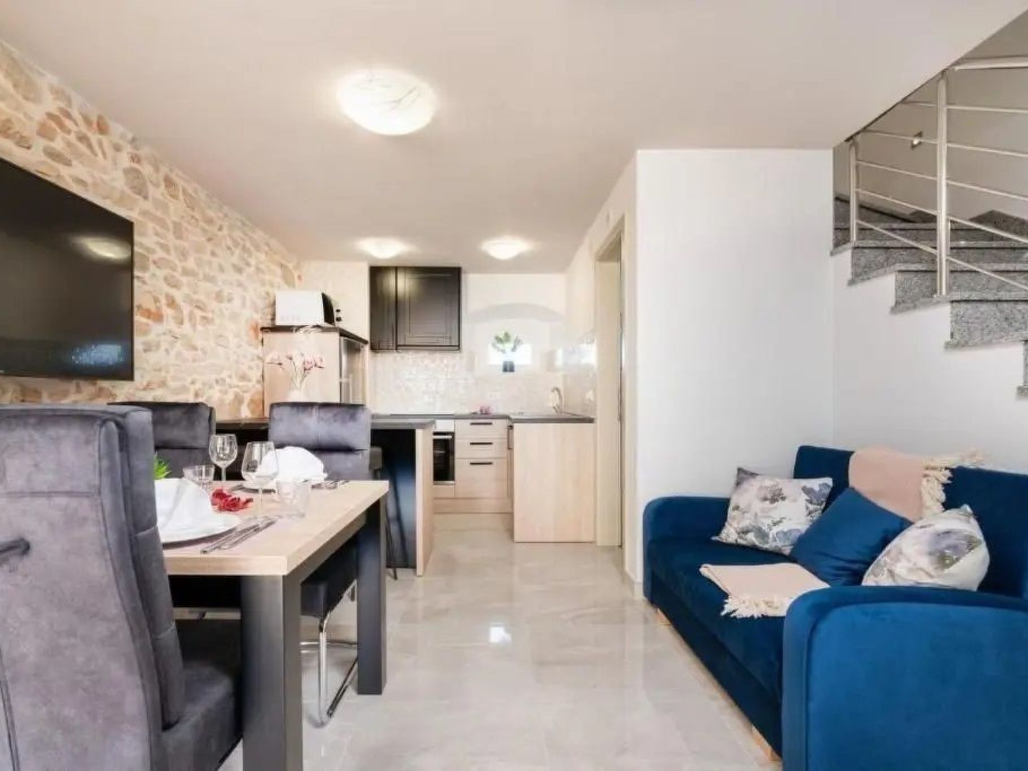 Mit Whirlpool und Sauna, in Kastelir-Drinnen