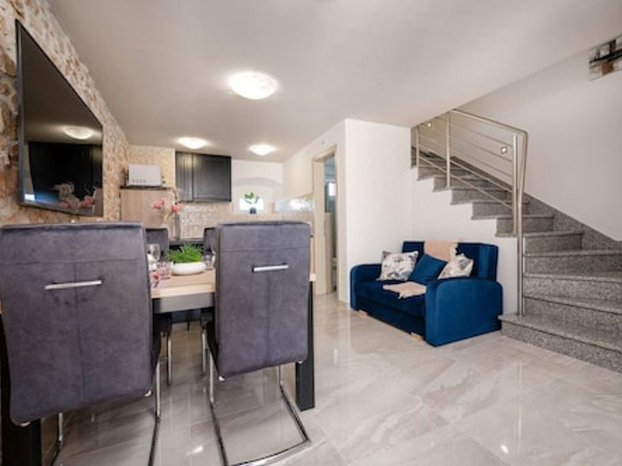 Mit Whirlpool und Sauna, in Kastelir-Drinnen