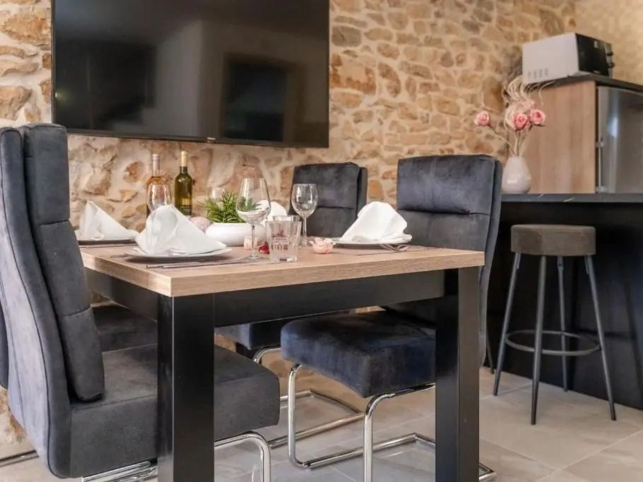 Mit Whirlpool und Sauna, in Kastelir-Drinnen