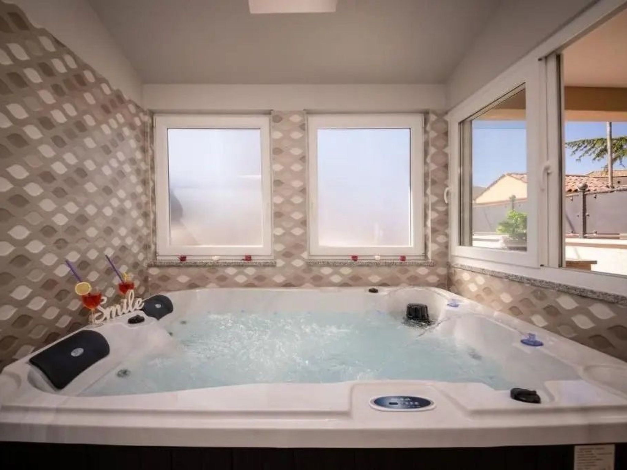 Mit Whirlpool und Sauna, in Kastelir-Drinnen