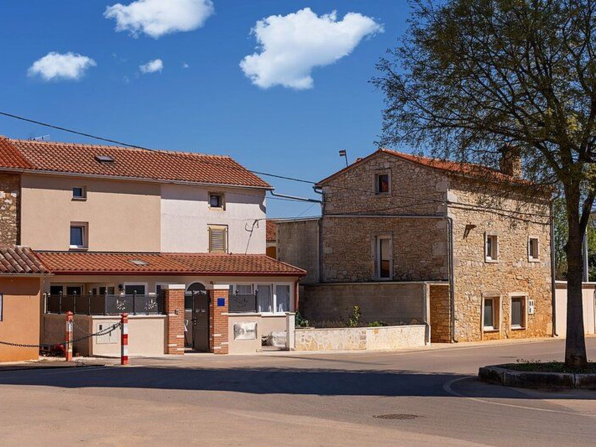 Mit Whirlpool und Sauna, in Kastelir-Drinnen