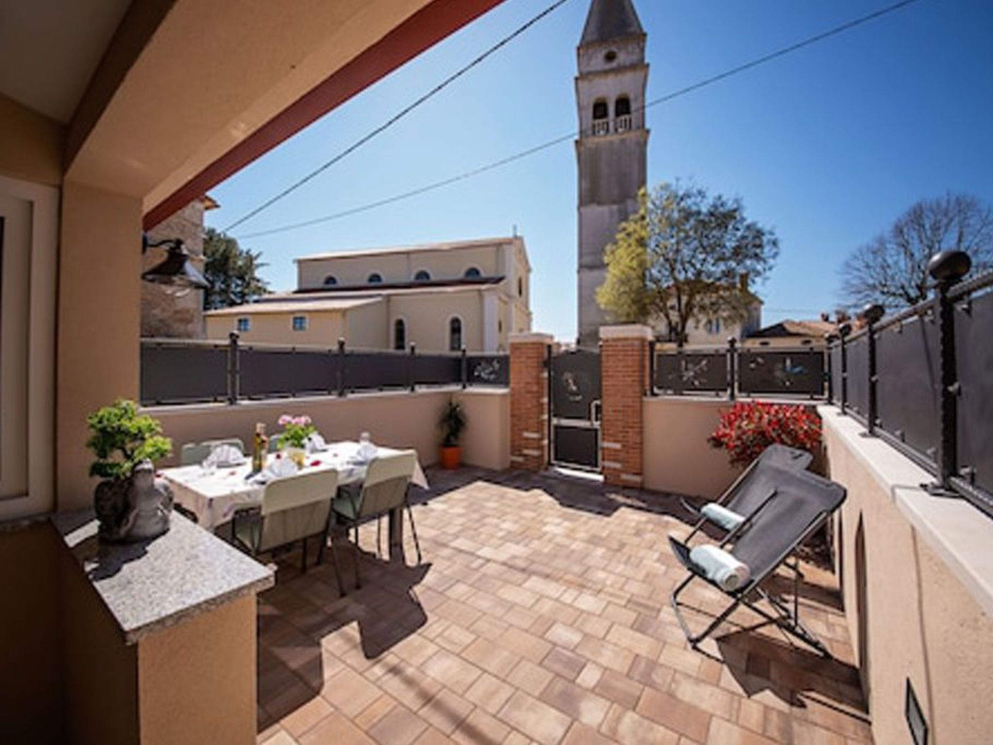 Mit Whirlpool und Sauna, in Kastelir-Drinnen