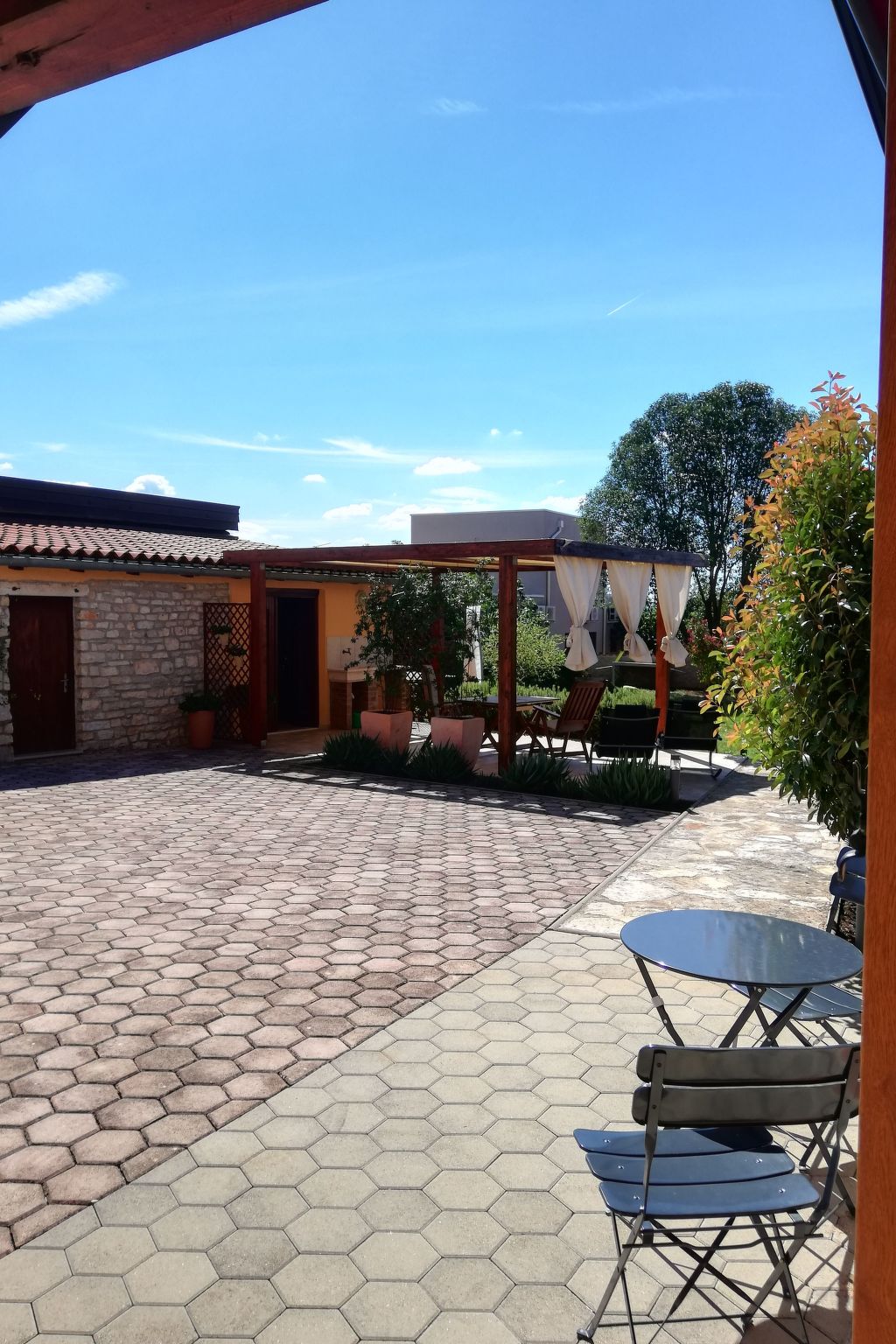 Haus Mirelia für zwei Personen mit Garten-Dedans