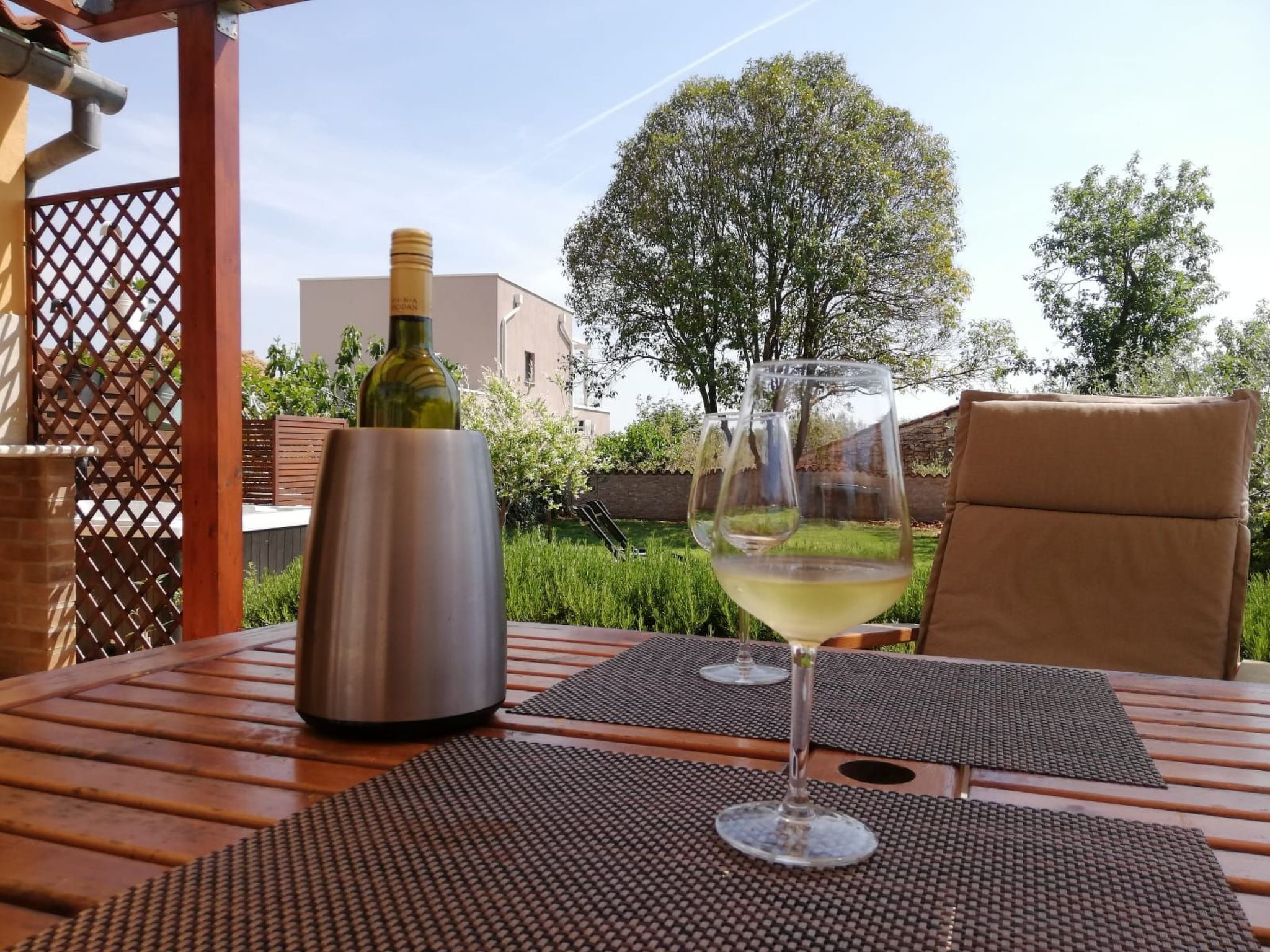 Haus Mirelia für zwei Personen mit Garten-Dedans