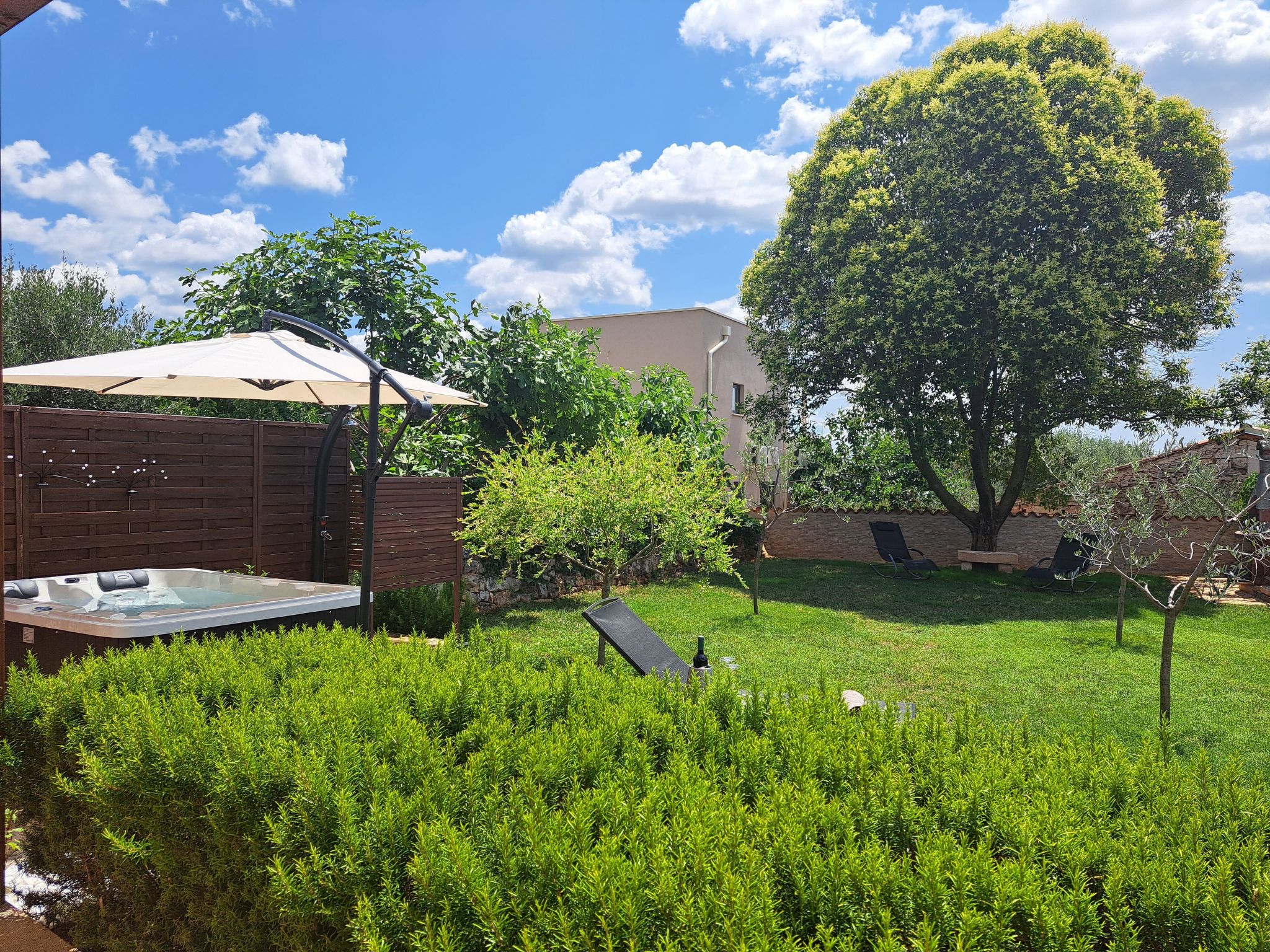 Haus Mirelia für zwei Personen mit Garten-Dedans