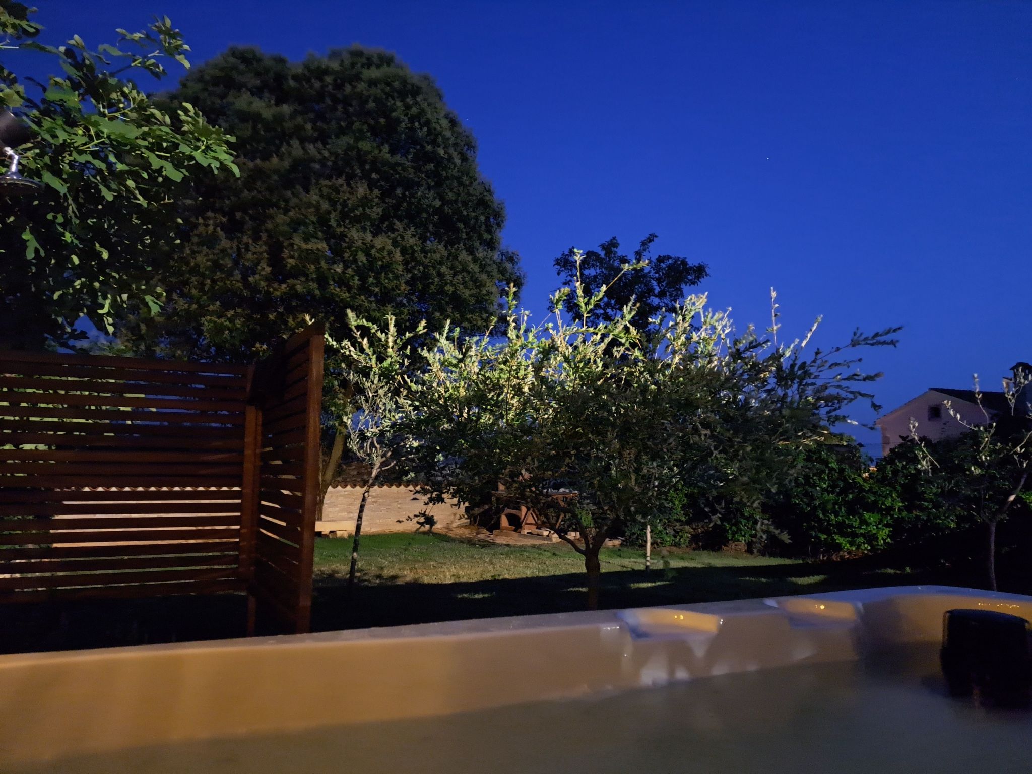 Haus Mirelia für zwei Personen mit Garten-Dedans