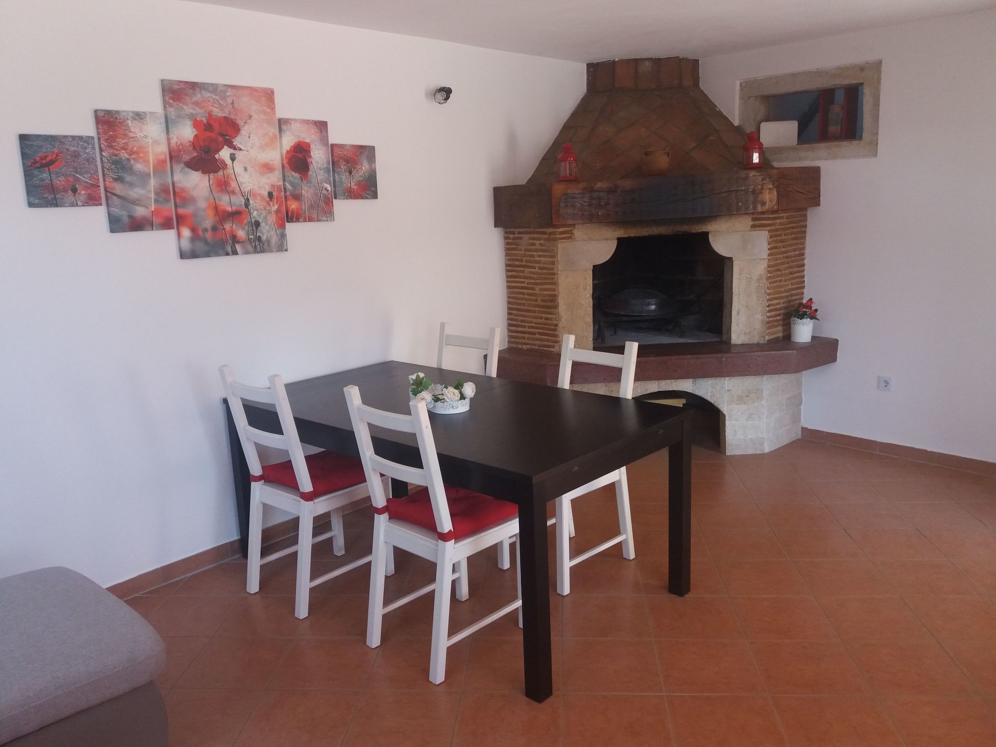 Haus Mirelia für zwei Personen mit Garten-Dedans