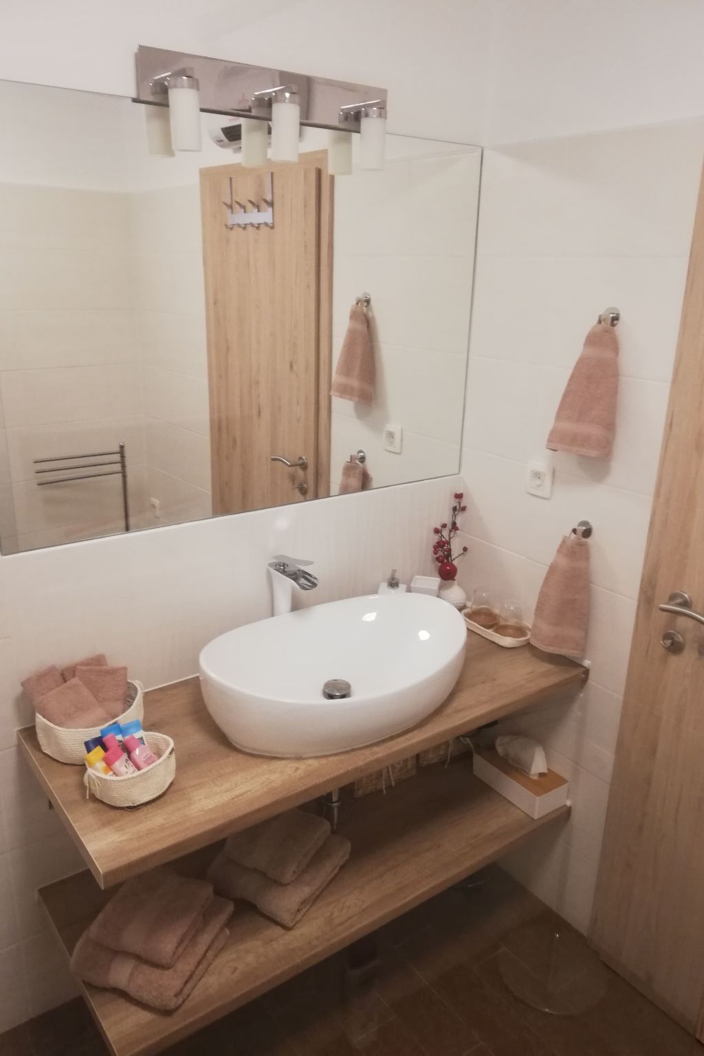 Haus Mirelia für zwei Personen mit Garten-Dedans