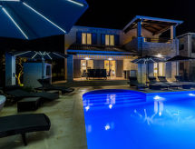 Villa Laura An: Elegant Istrisch toevluchtsoord nabij Poreč met privézwembad en zeezicht - thumbnail 6