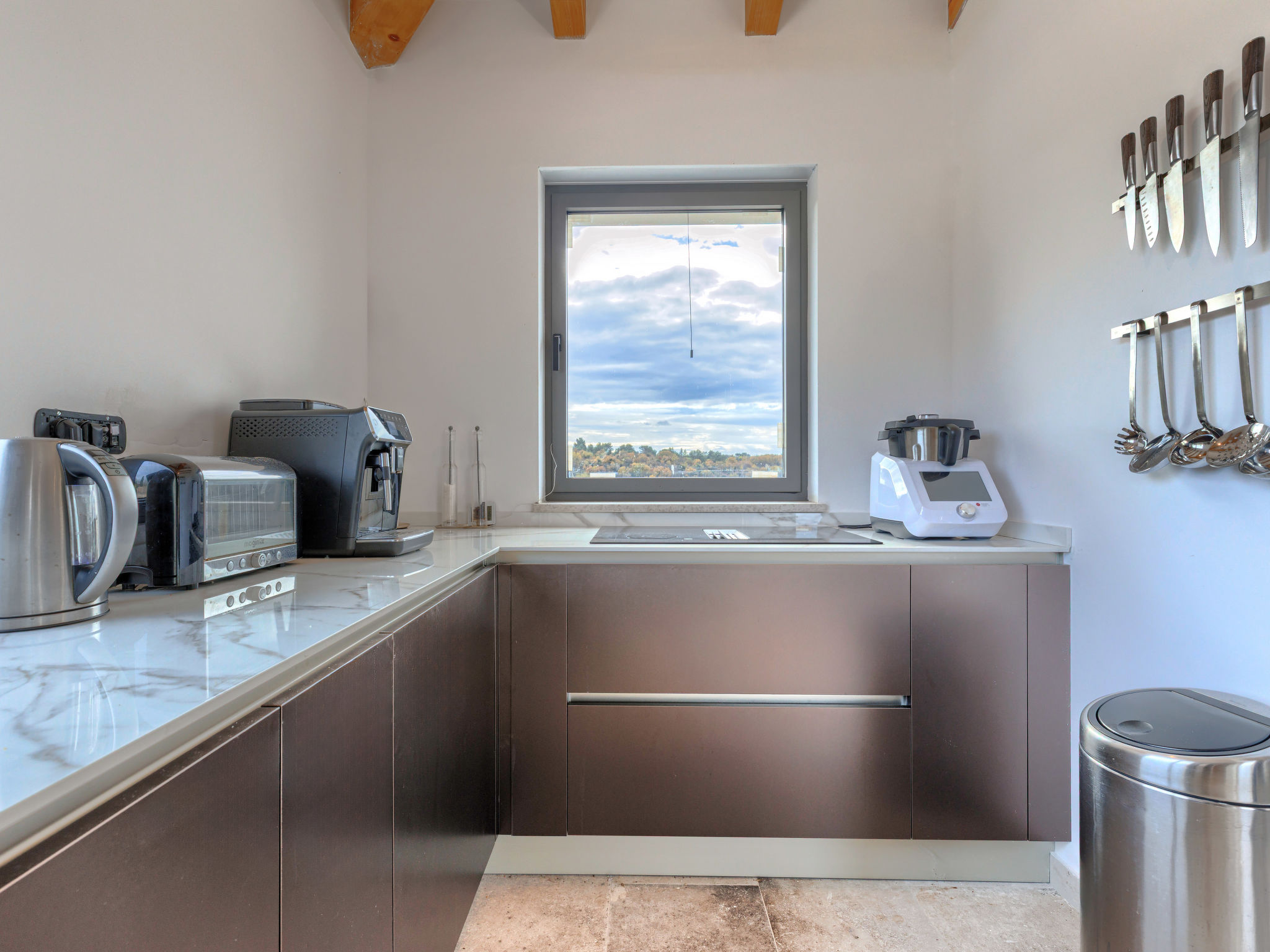 Maison Paradis-Inside