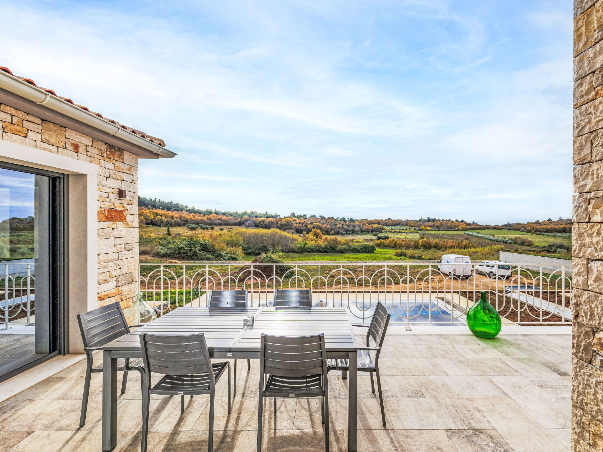 Maison Paradis-Outside