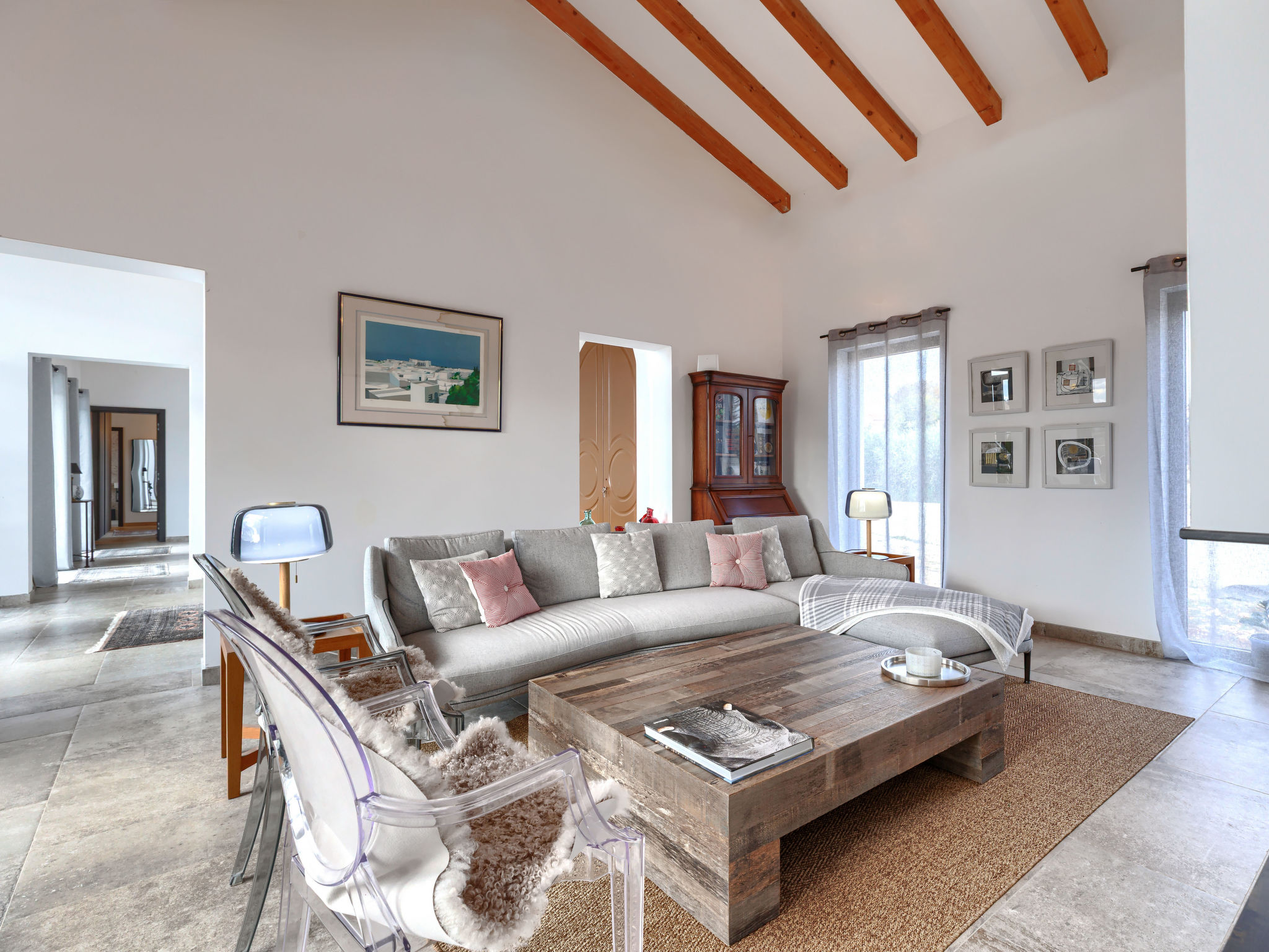 Maison Paradis-Inside