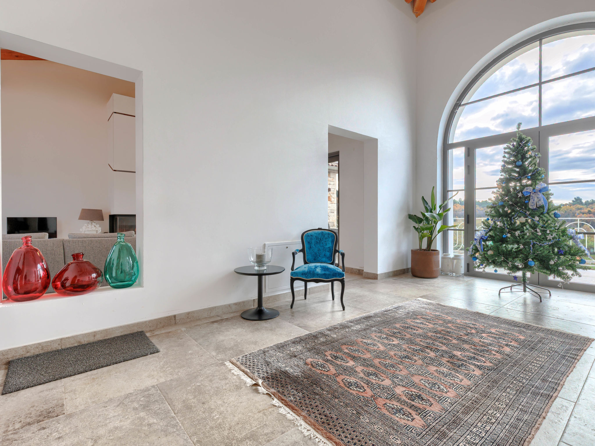 Maison Paradis-Inside