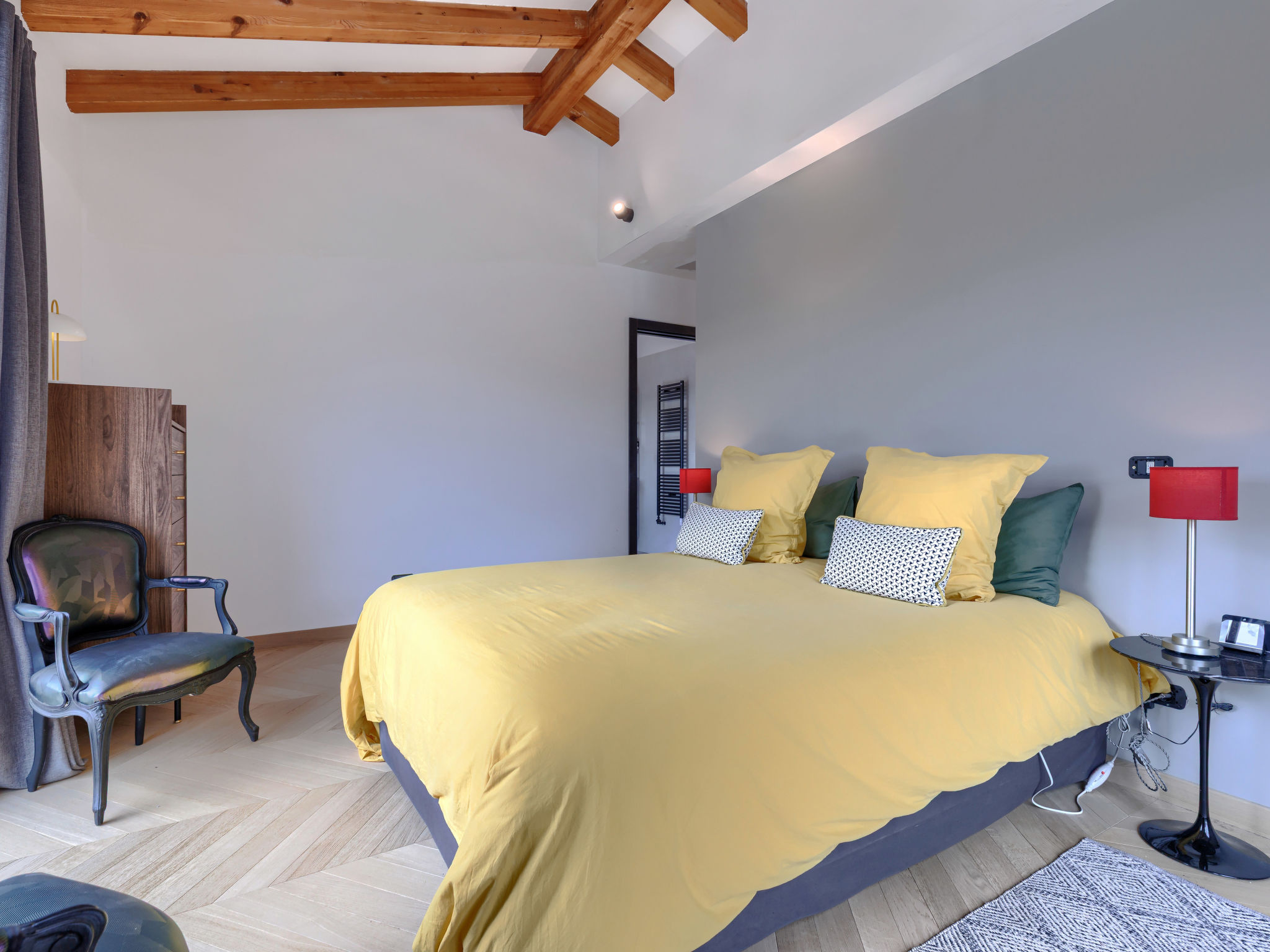 Maison Paradis-Inside