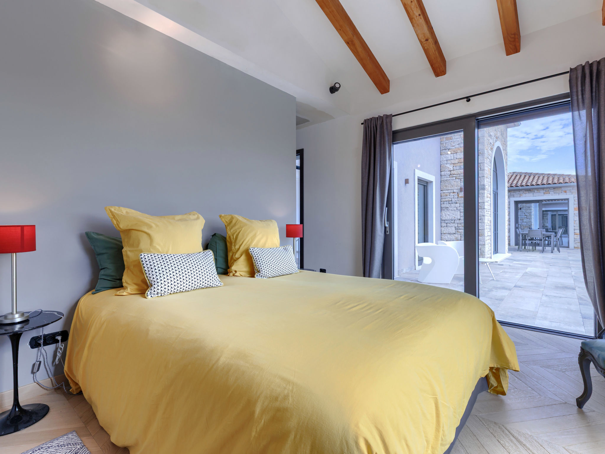 Maison Paradis-Inside